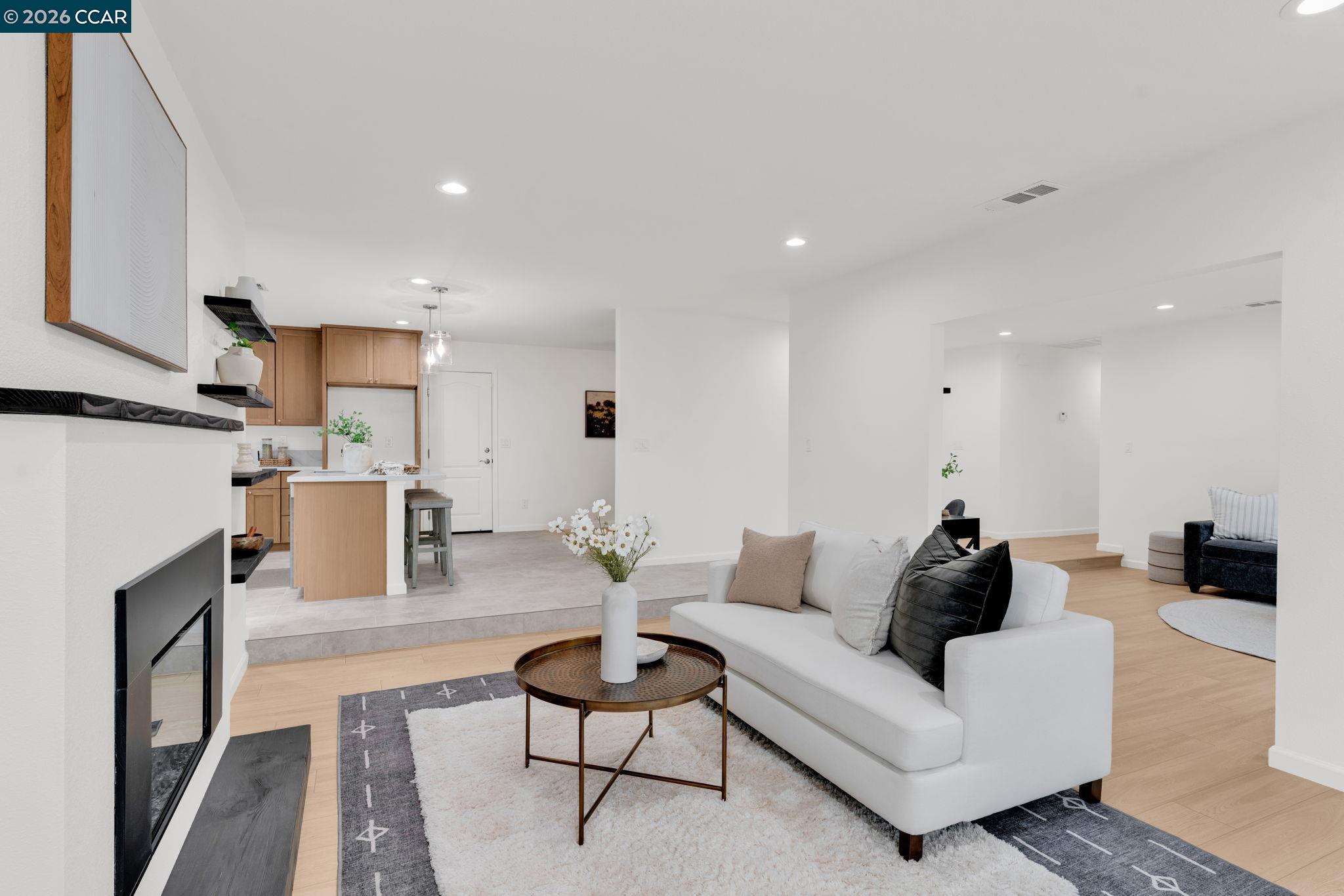 Detail Gallery Image 8 of 37 For 1866 Elkwood Dr, Concord,  CA 94519 - 3 Beds | 2 Baths