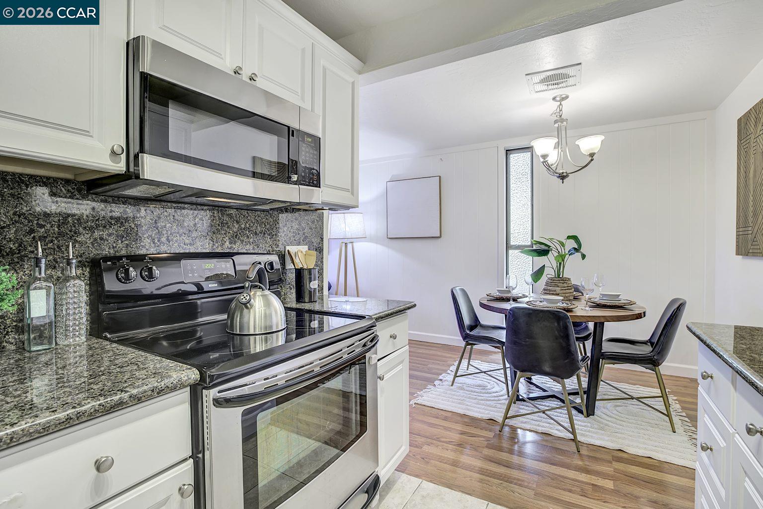 Photo #12: 41121984 Listing: Photo #12