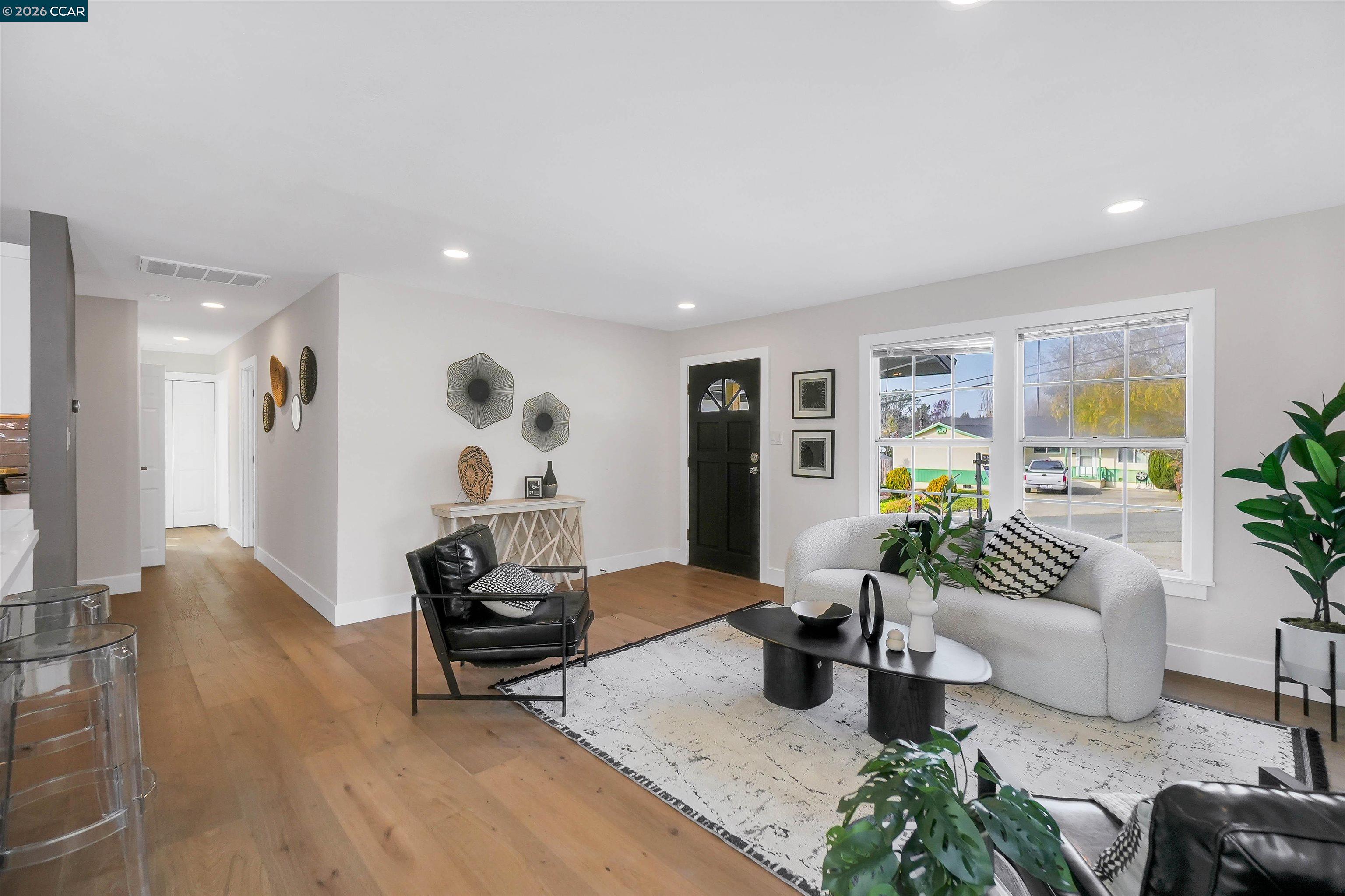 Detail Gallery Image 13 of 60 For 2412 Alamo St, Pinole,  CA 94564 - 3 Beds | 2 Baths