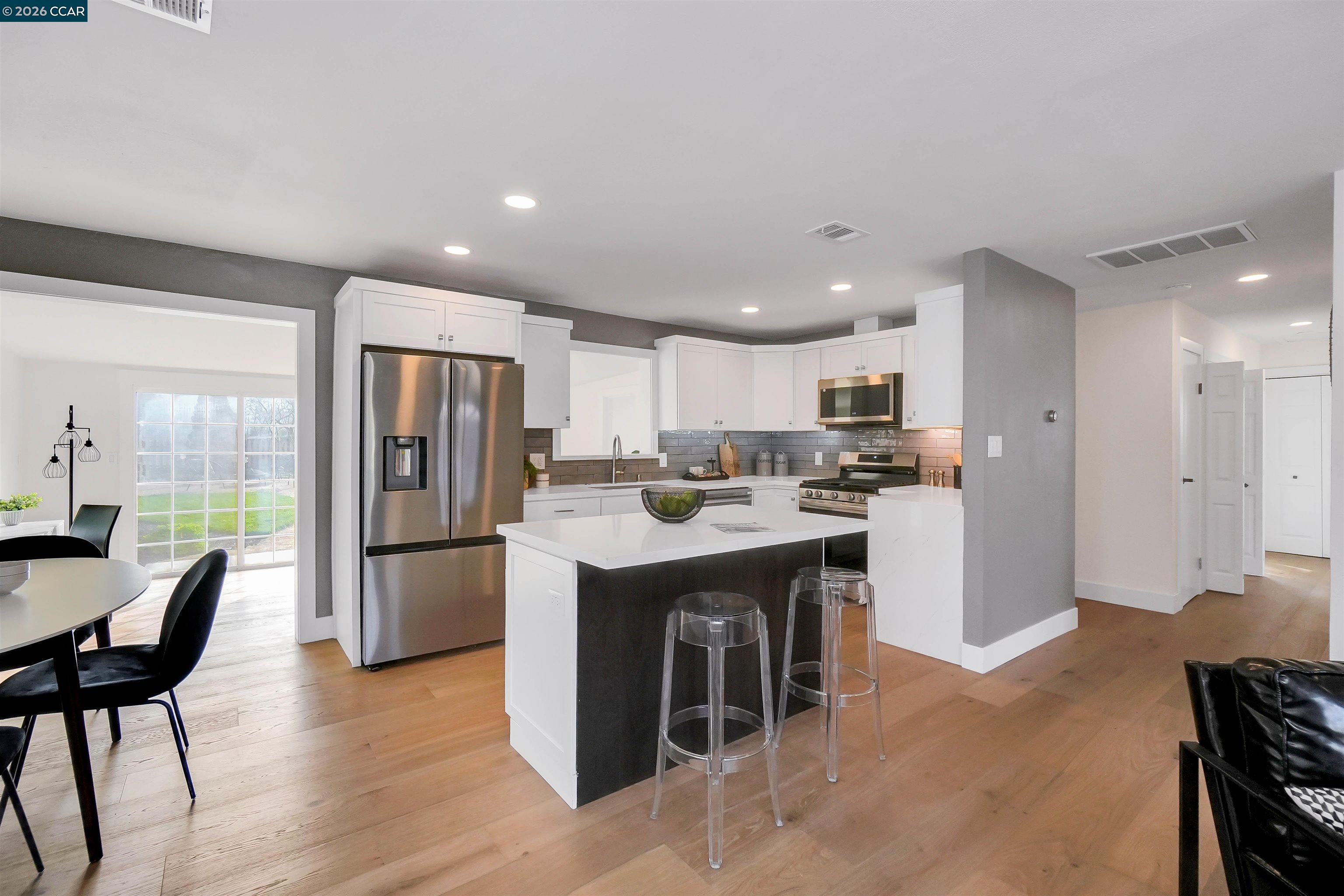 Detail Gallery Image 15 of 60 For 2412 Alamo St, Pinole,  CA 94564 - 3 Beds | 2 Baths