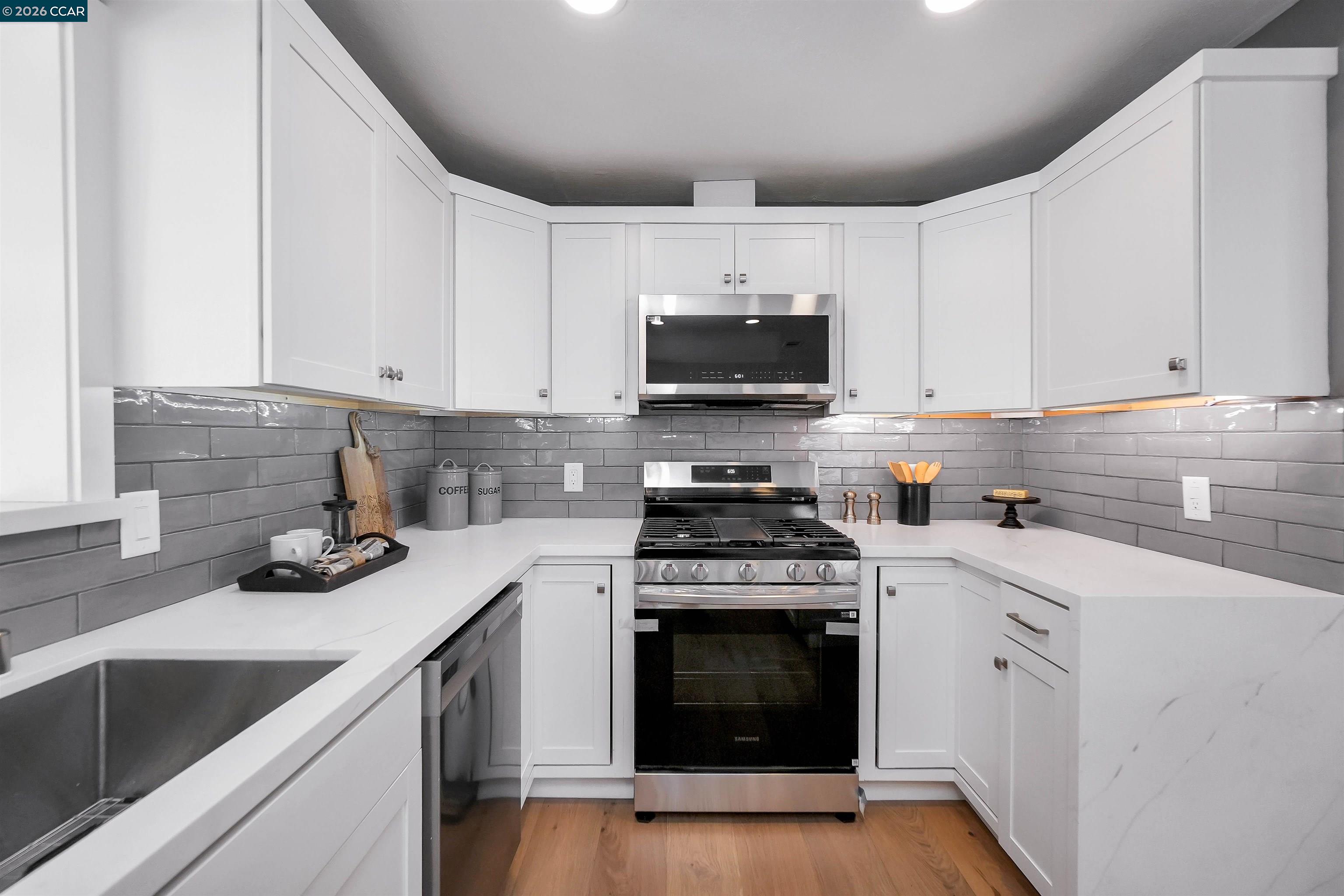 Detail Gallery Image 18 of 60 For 2412 Alamo St, Pinole,  CA 94564 - 3 Beds | 2 Baths