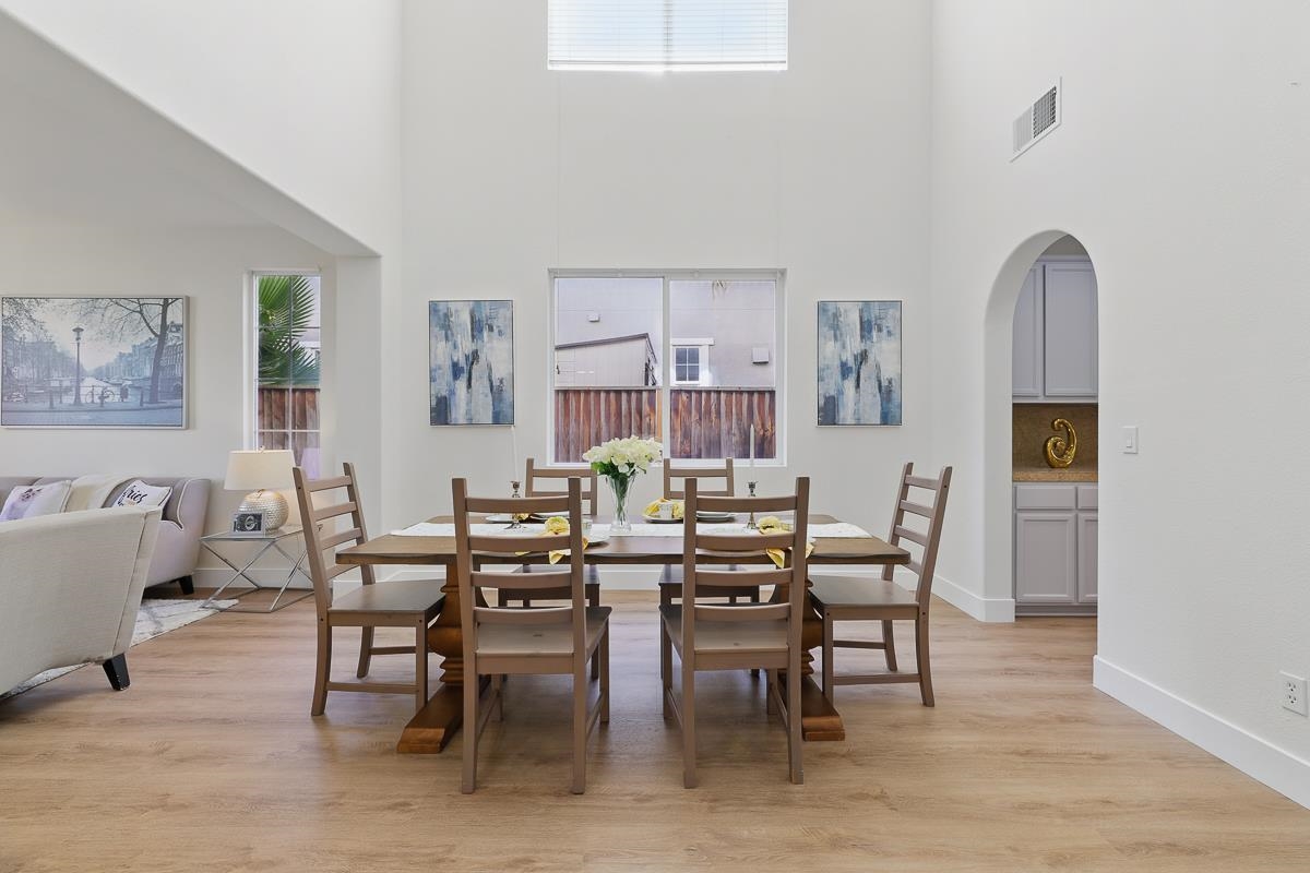 Detail Gallery Image 11 of 60 For 2342 Winchester Loop, Discovery Bay,  CA 94505 - 4 Beds | 3 Baths