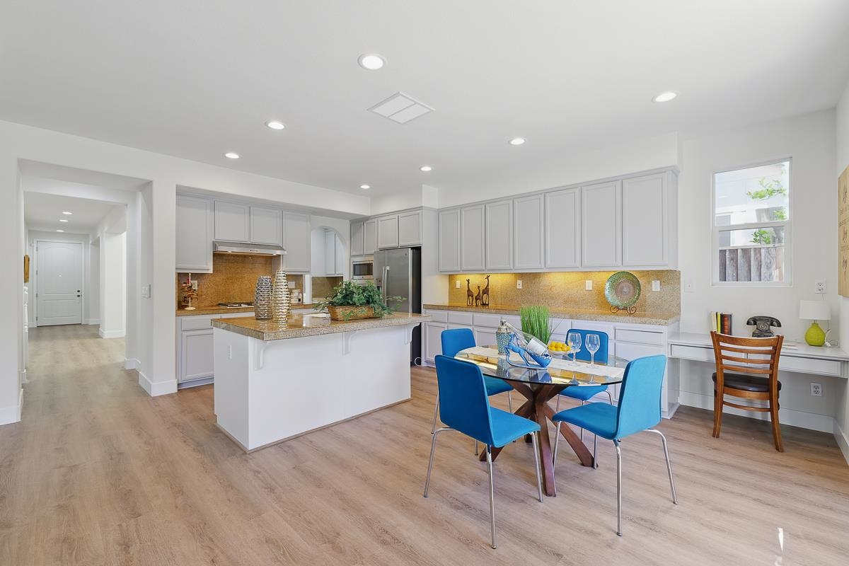 Detail Gallery Image 18 of 60 For 2342 Winchester Loop, Discovery Bay,  CA 94505 - 4 Beds | 3 Baths