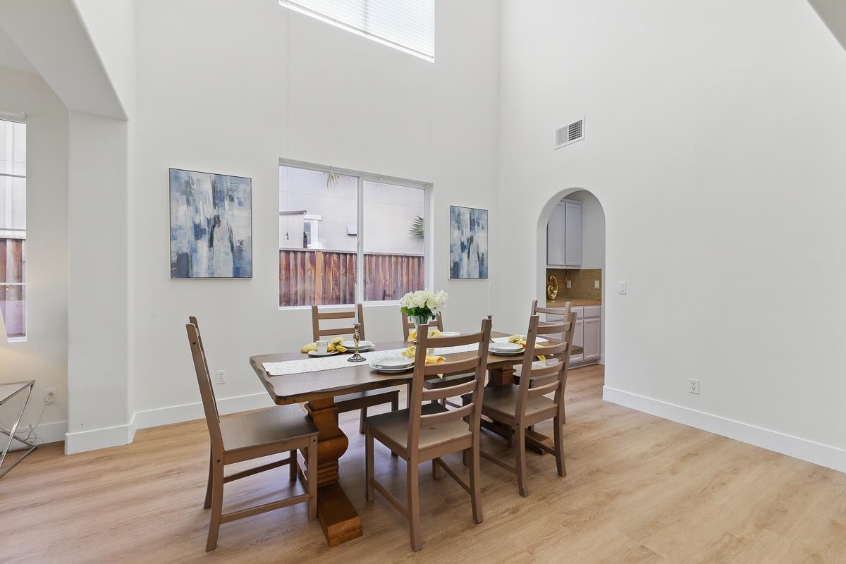 Detail Gallery Image 8 of 60 For 2342 Winchester Loop, Discovery Bay,  CA 94505 - 4 Beds | 3 Baths