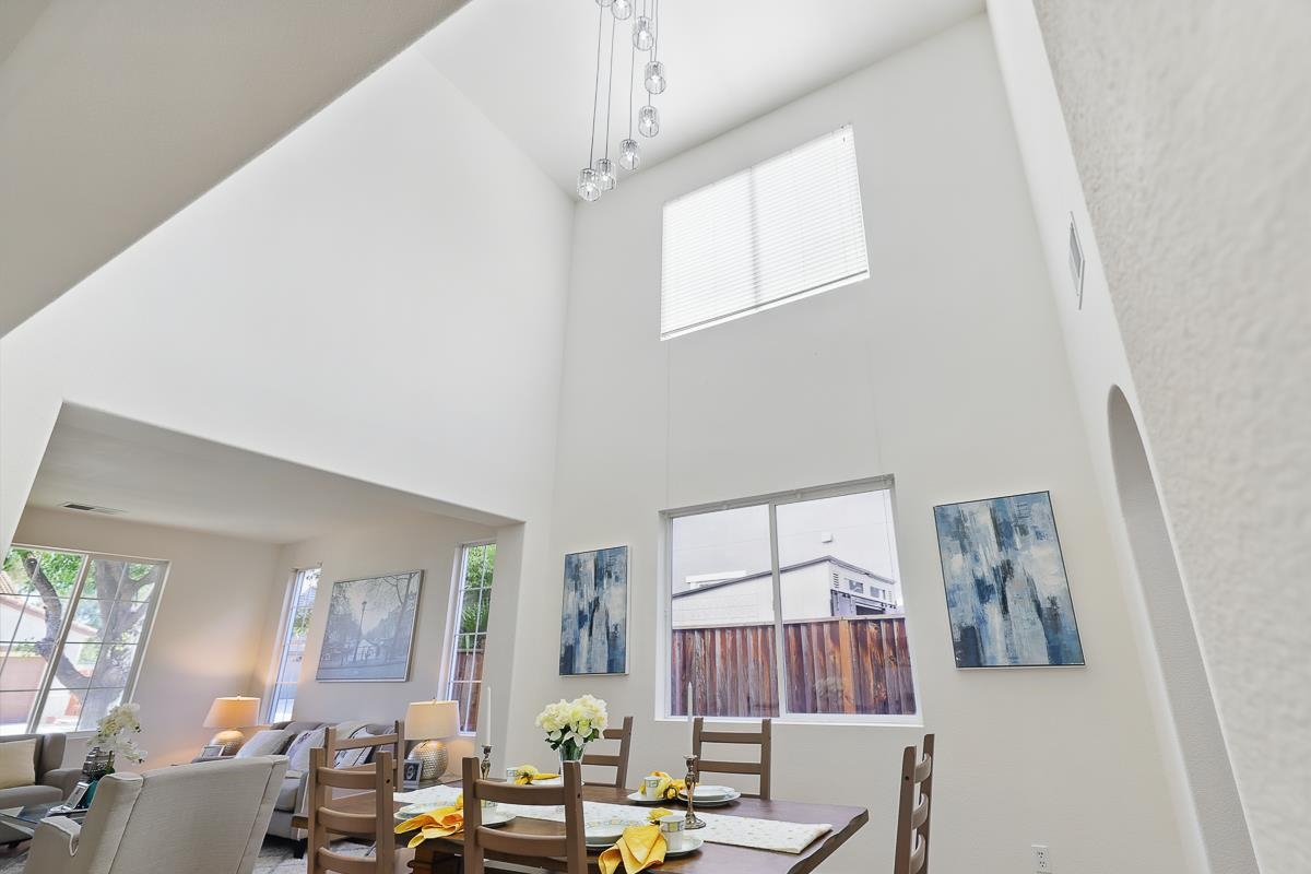 Detail Gallery Image 9 of 60 For 2342 Winchester Loop, Discovery Bay,  CA 94505 - 4 Beds | 3 Baths