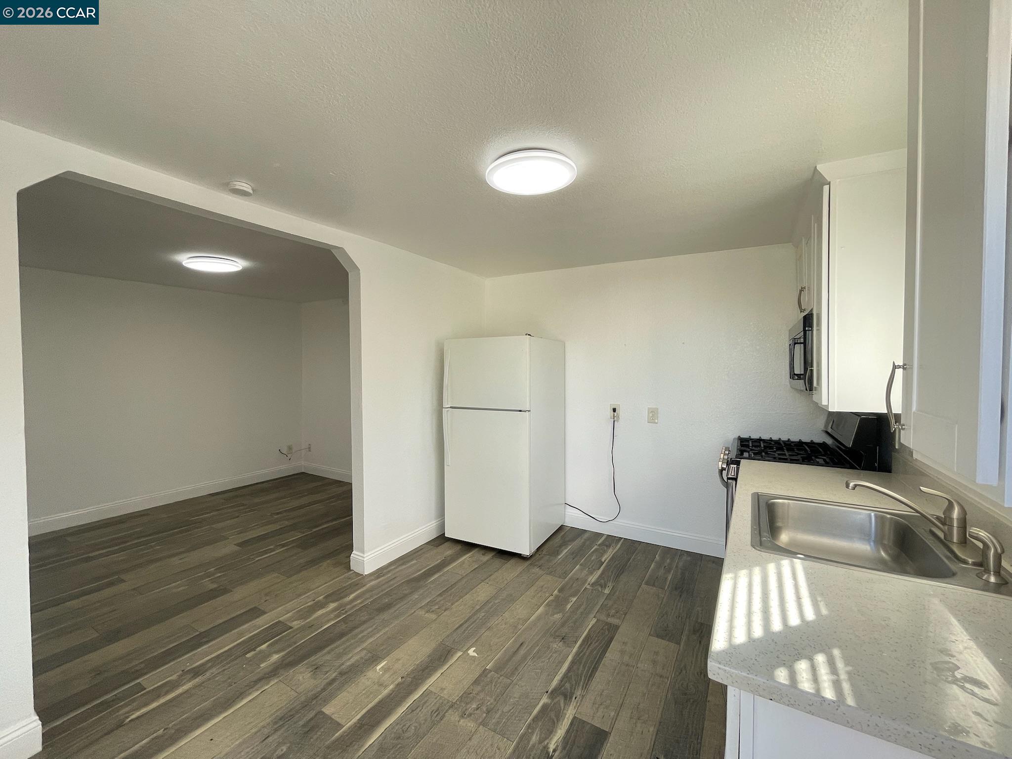 Detail Gallery Image 5 of 15 For 723a Florida St, Vallejo,  CA 94590 - 1 Beds | 1 Baths