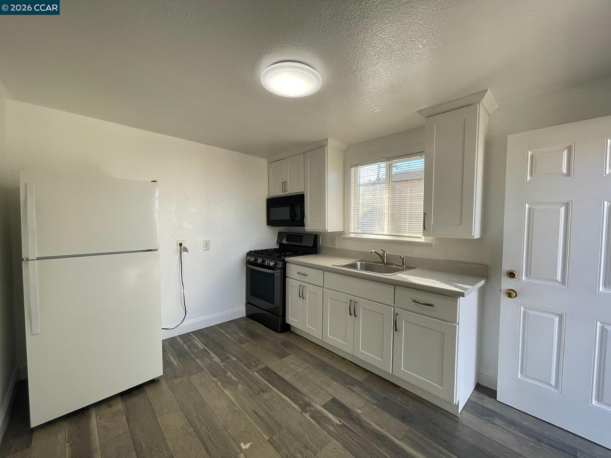 Detail Gallery Image 6 of 15 For 723a Florida St, Vallejo,  CA 94590 - 1 Beds | 1 Baths