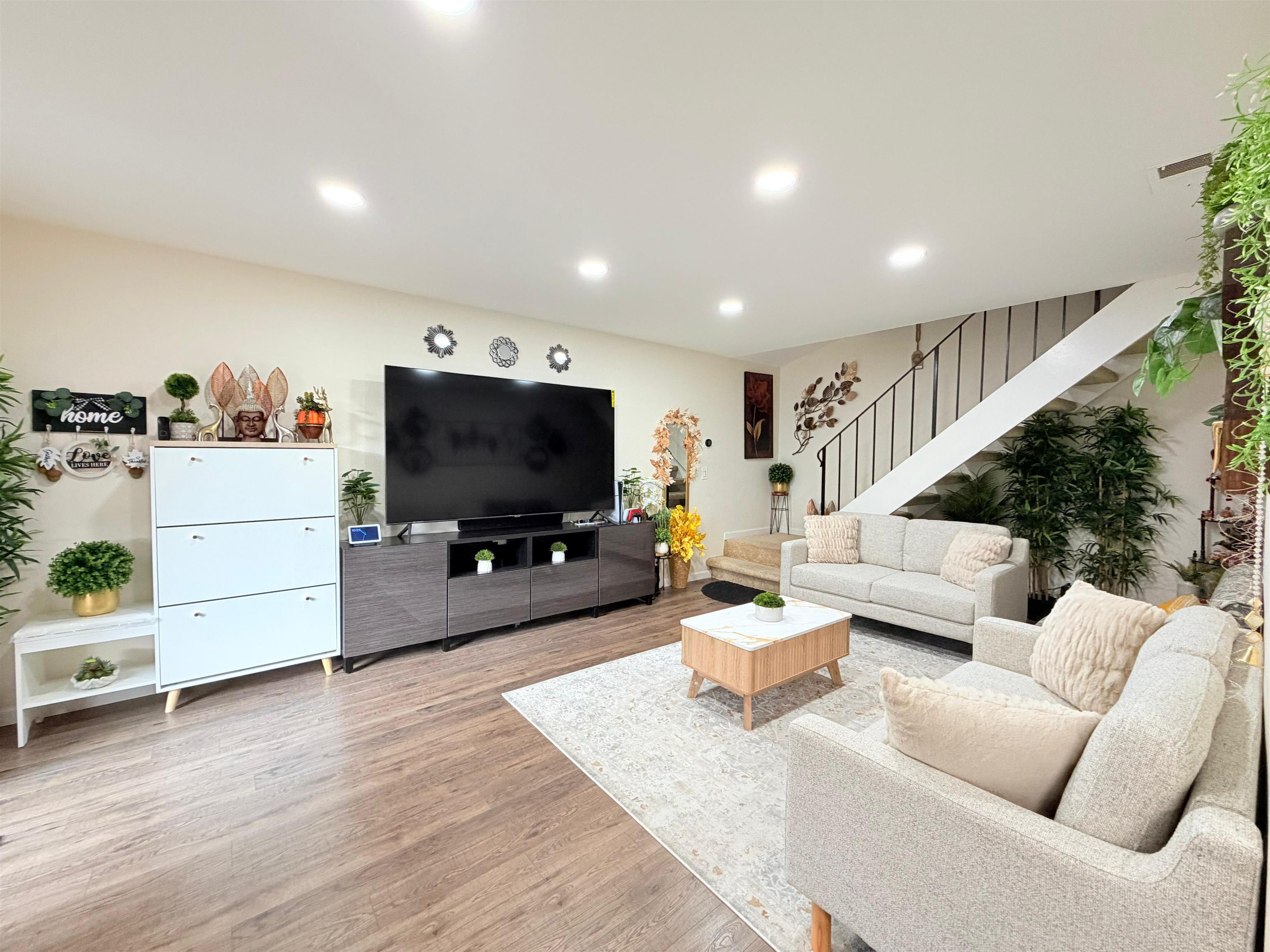 Photo #1: 41122000 Listing: Photo #1