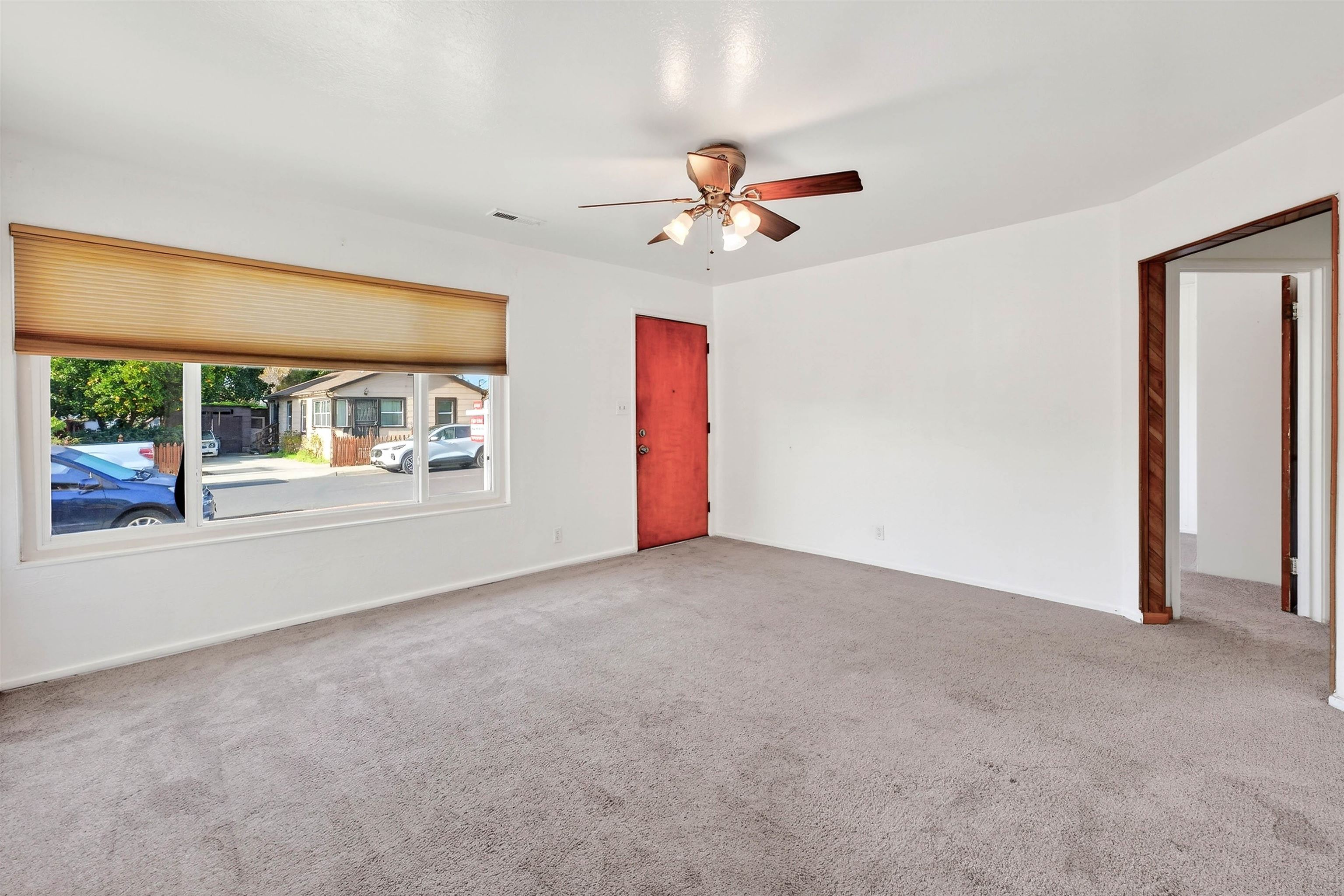Detail Gallery Image 6 of 25 For 24570 Thomas Ave, Hayward,  CA 94544 - 3 Beds | 1 Baths