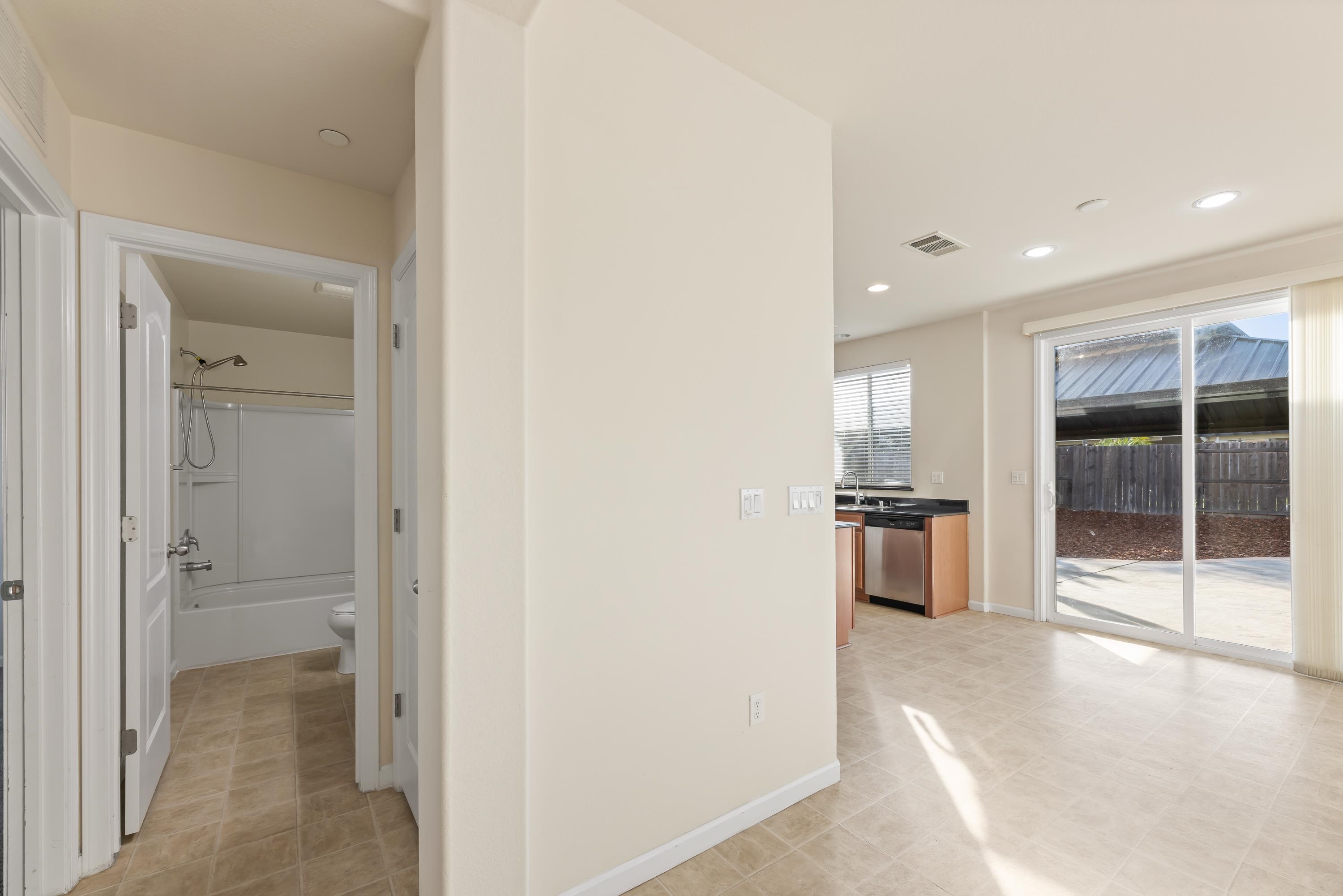 Detail Gallery Image 5 of 28 For 46 Sugarbush Ct, Oakley,  CA 94561 - 5 Beds | 3 Baths