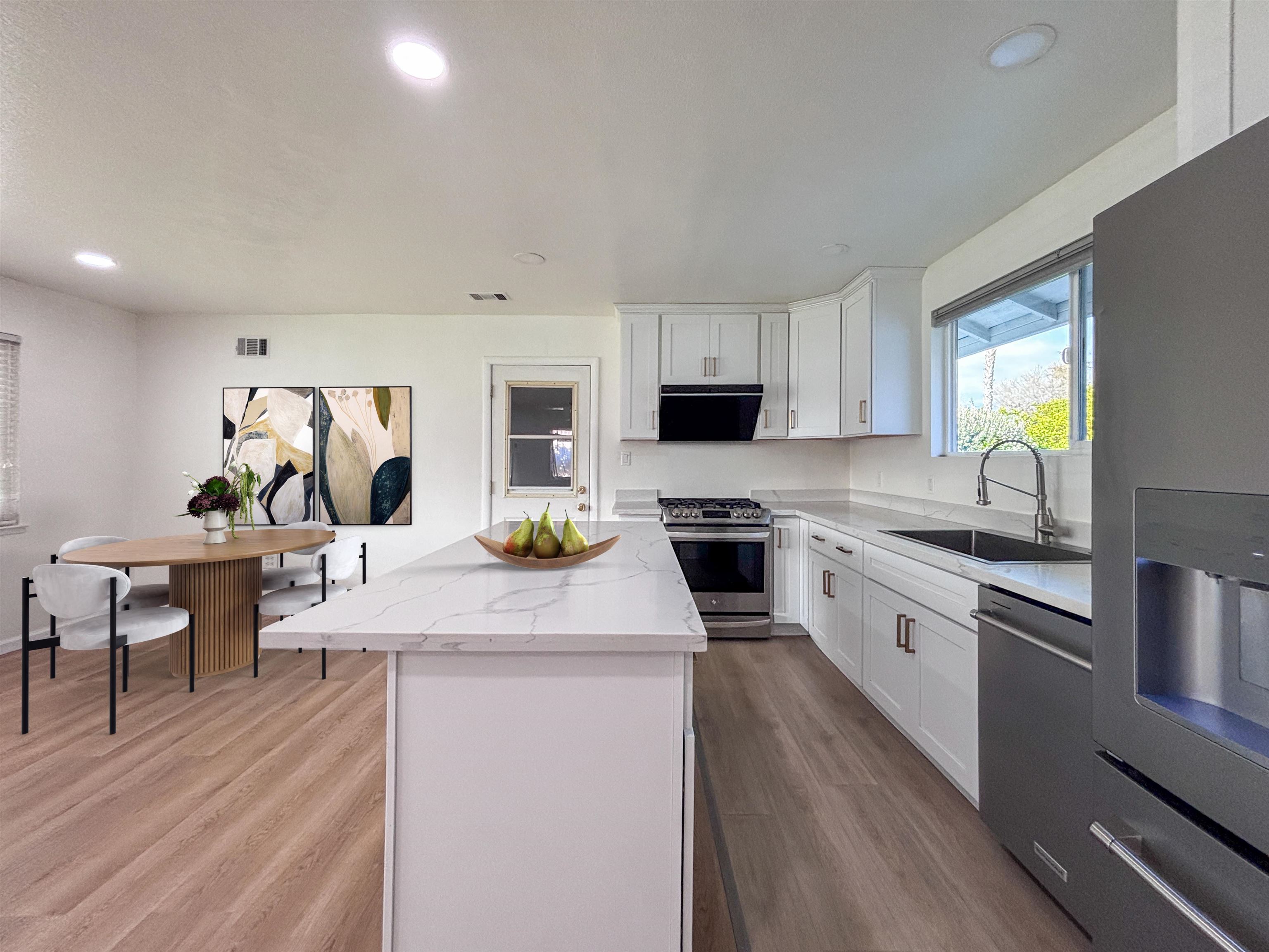 Detail Gallery Image 8 of 10 For 3242 Ida Dr, Concord,  CA 94519 - 3 Beds | 2 Baths