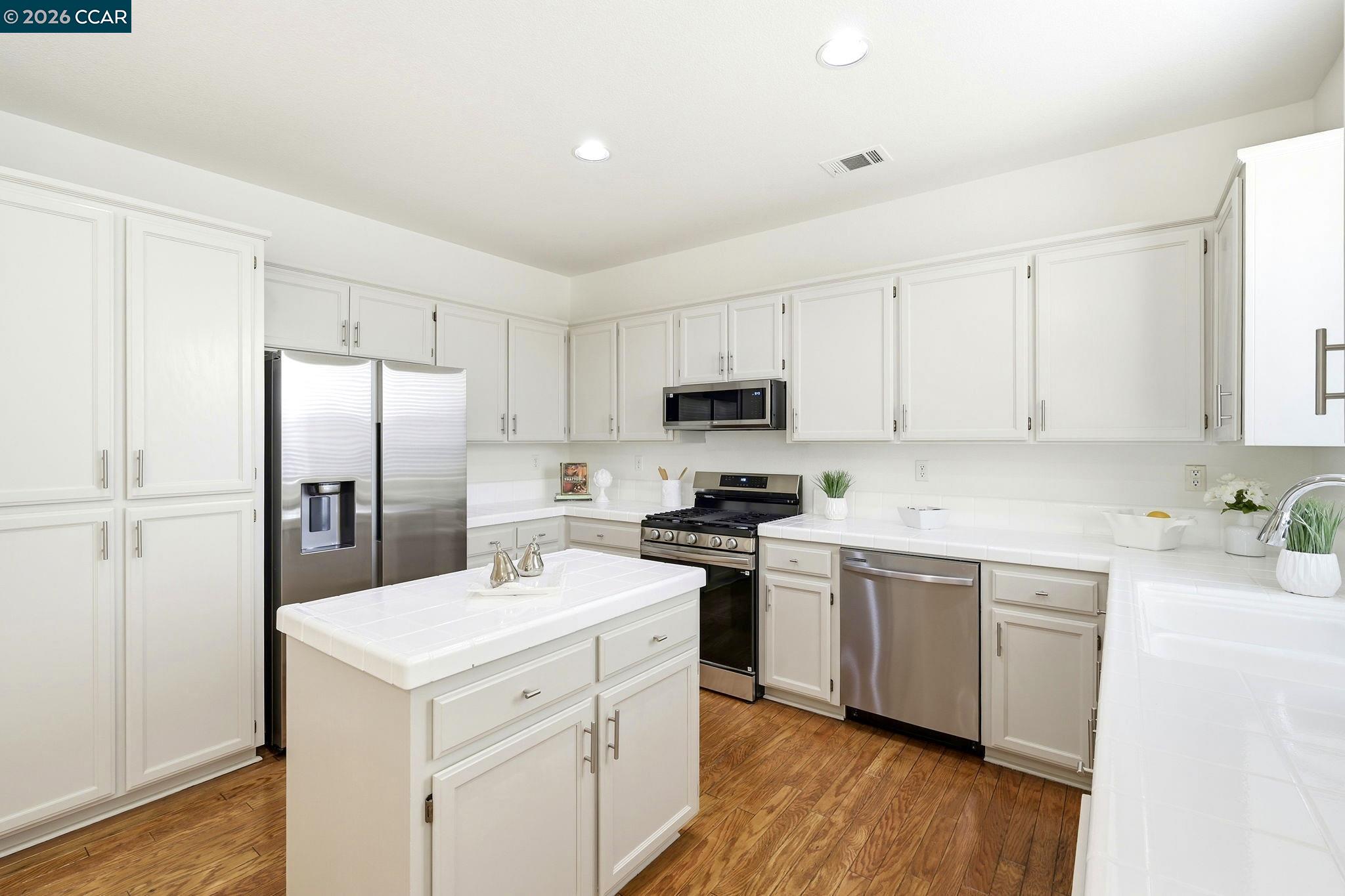 Detail Gallery Image 11 of 40 For 5283 Mohican Way, Antioch,  CA 94531 - 4 Beds | 3 Baths