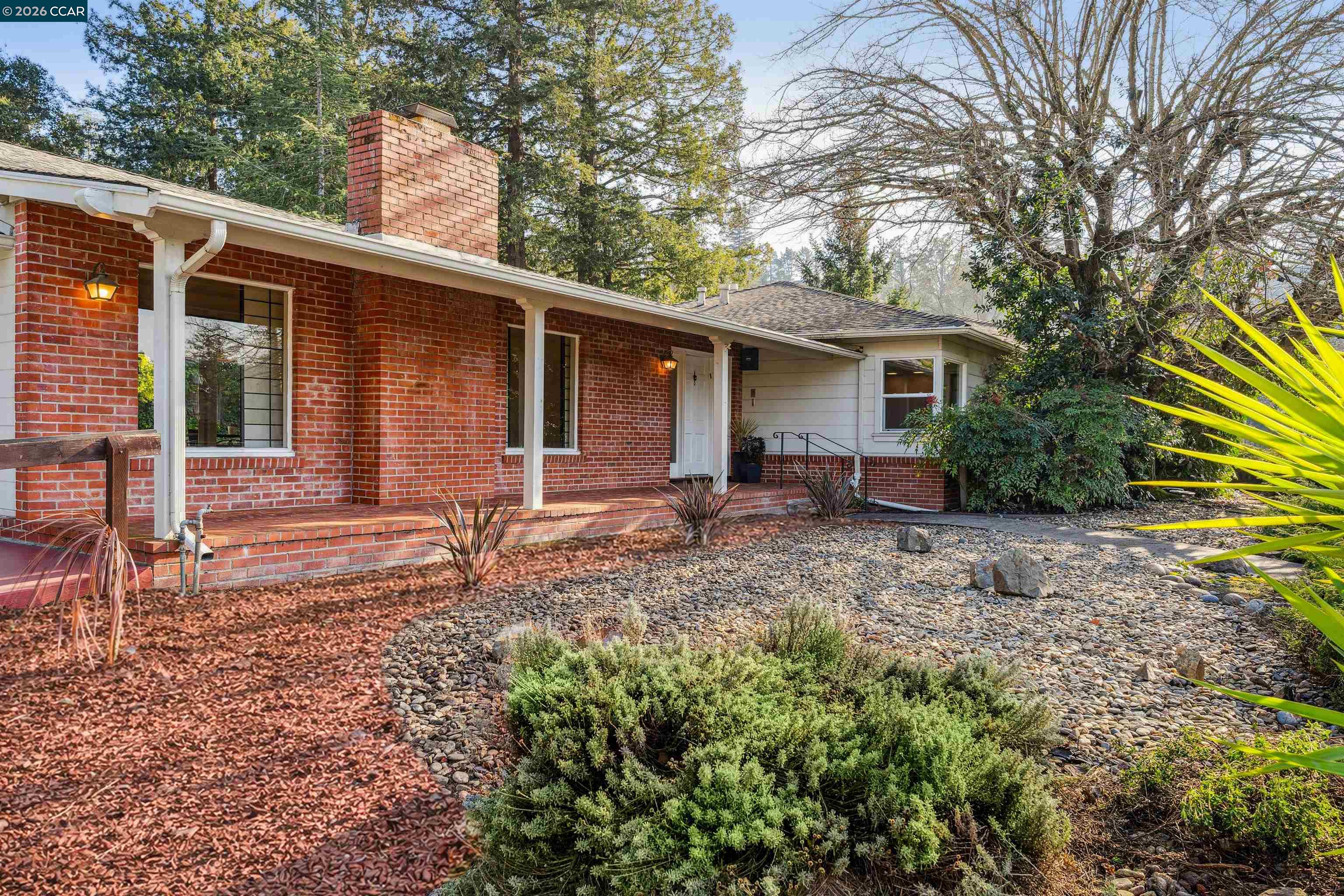 Detail Gallery Image 2 of 11 For 818 Solana Dr, Lafayette,  CA 94549 - 3 Beds | 2 Baths