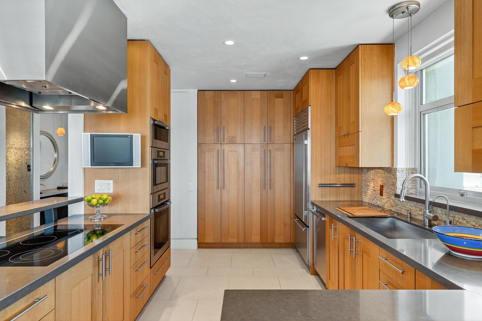 Detail Gallery Image 21 of 51 For 177 19th St 10e,  Oakland,  CA 94612 - 2 Beds | 2 Baths