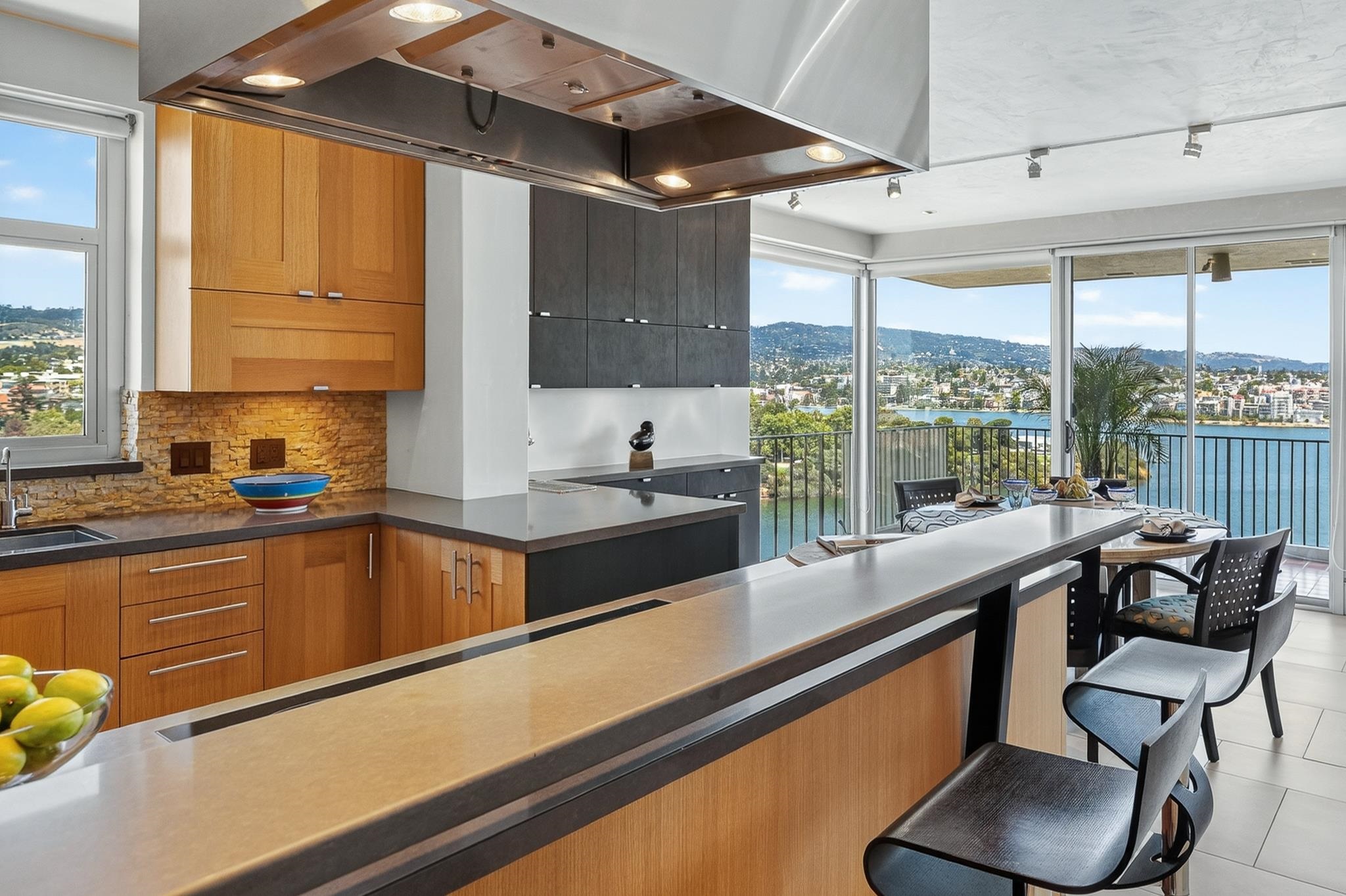 Detail Gallery Image 24 of 51 For 177 19th St 10e,  Oakland,  CA 94612 - 2 Beds | 2 Baths