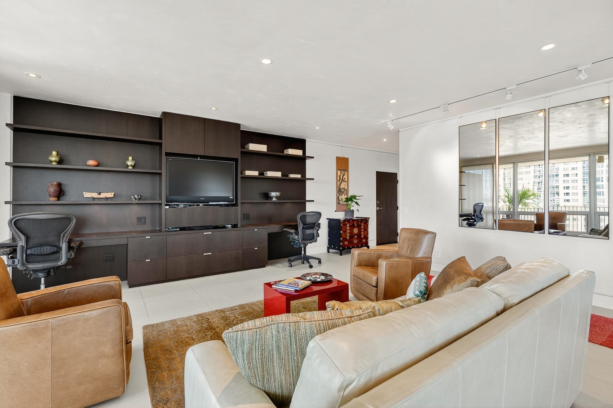 Detail Gallery Image 5 of 51 For 177 19th St 10e,  Oakland,  CA 94612 - 2 Beds | 2 Baths