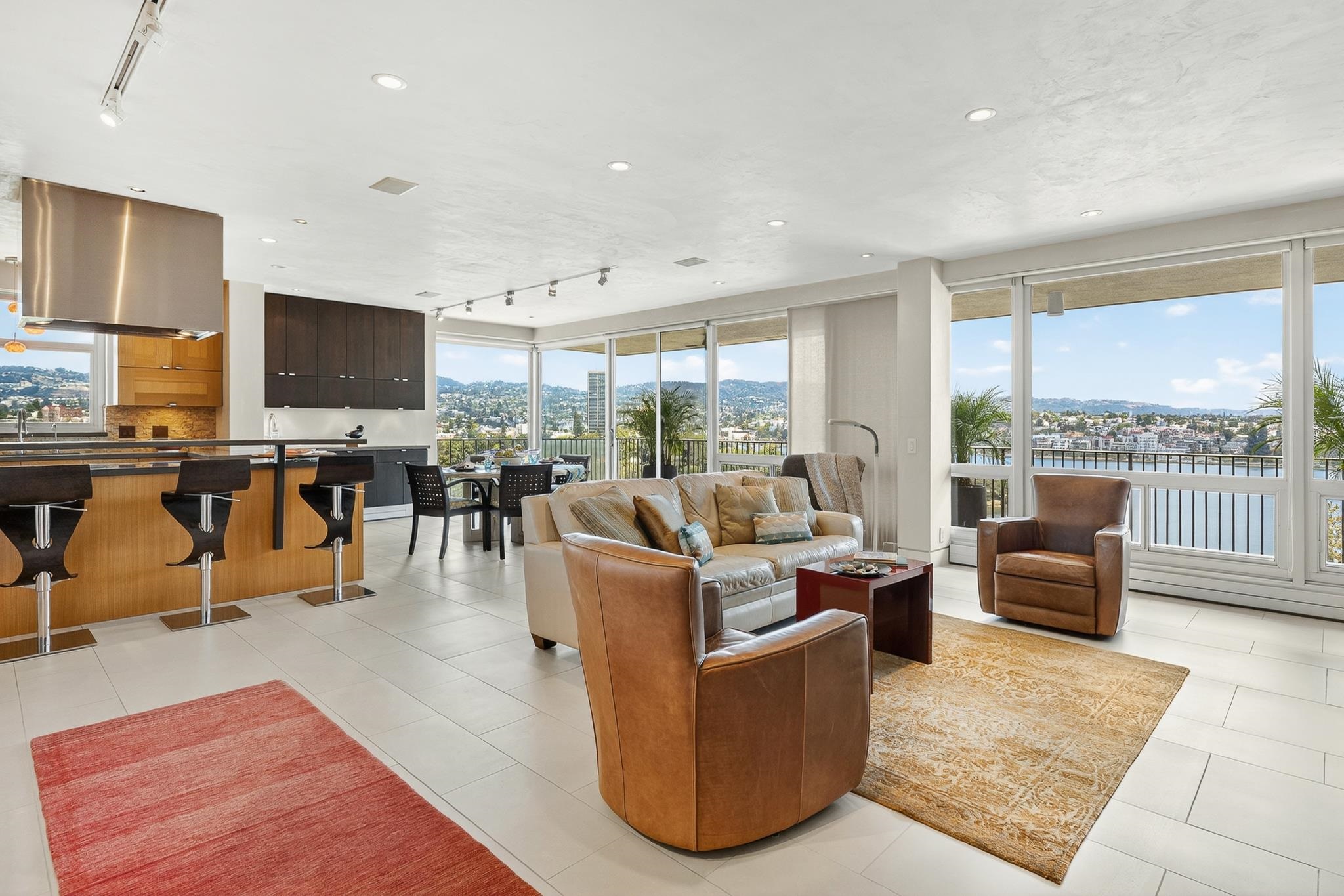 Detail Gallery Image 6 of 51 For 177 19th St 10e,  Oakland,  CA 94612 - 2 Beds | 2 Baths