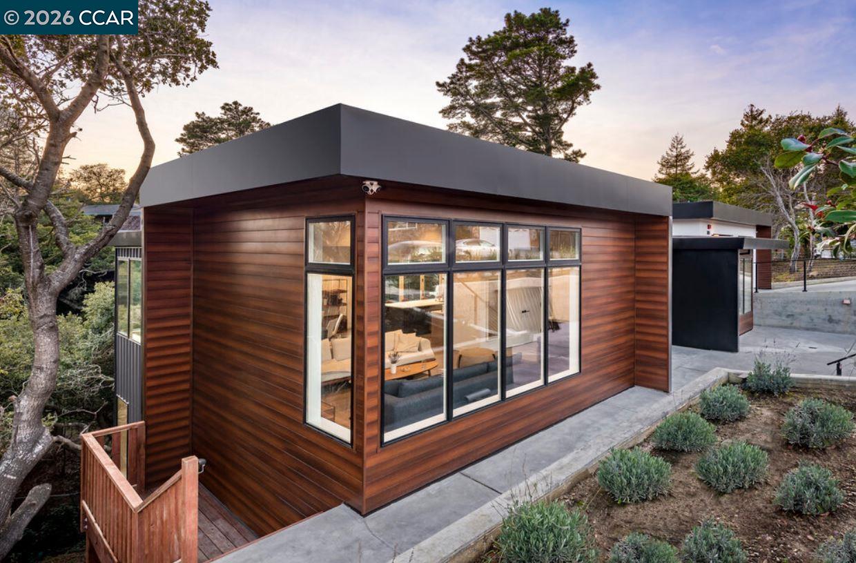 Detail Gallery Image 2 of 25 For 1110 Sterling Ave, Berkeley,  CA 94708 - – Beds | – Baths