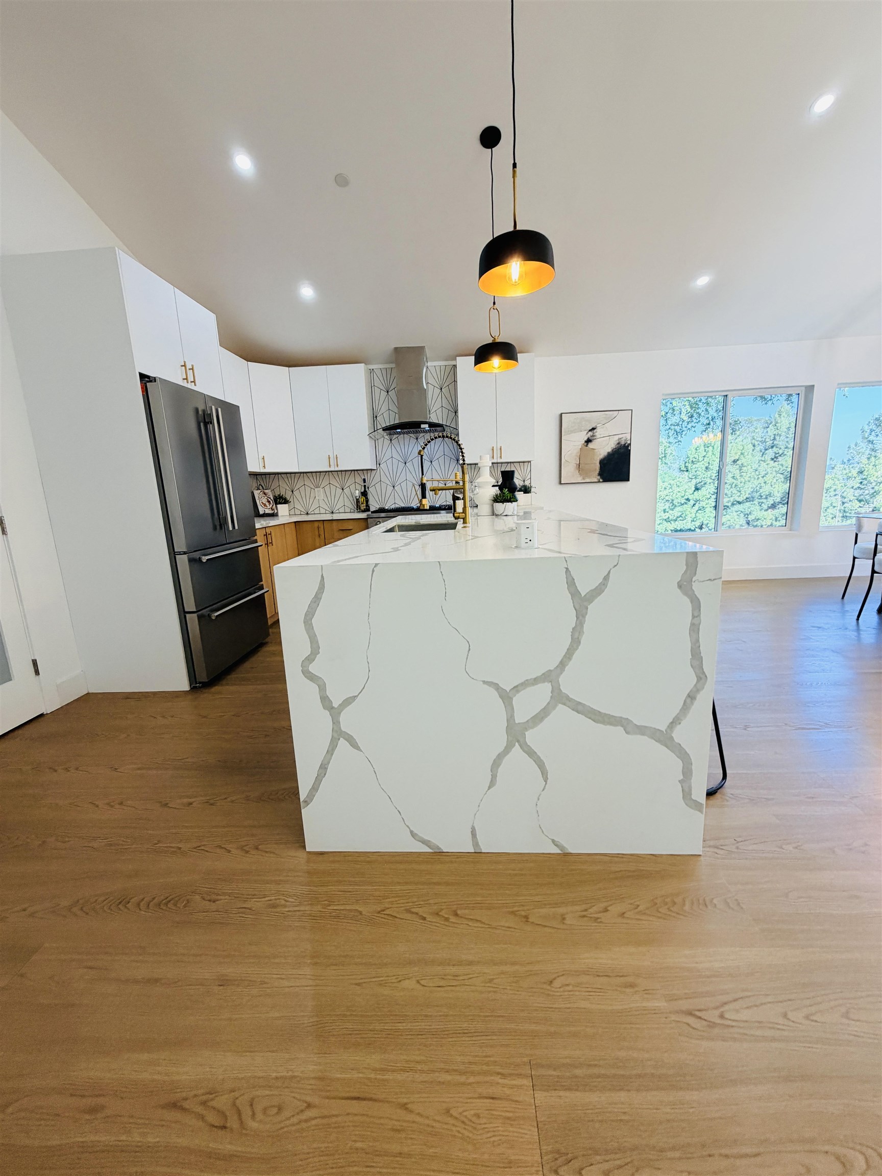 Detail Gallery Image 13 of 60 For 612 Canyon Rd, Novato,  CA 94947 - 4 Beds | 3/1 Baths