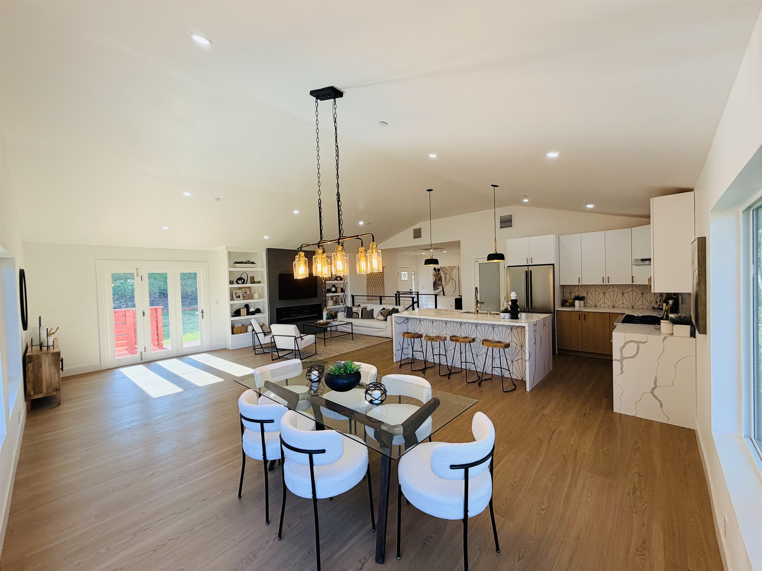 Detail Gallery Image 21 of 60 For 612 Canyon Rd, Novato,  CA 94947 - 4 Beds | 3/1 Baths