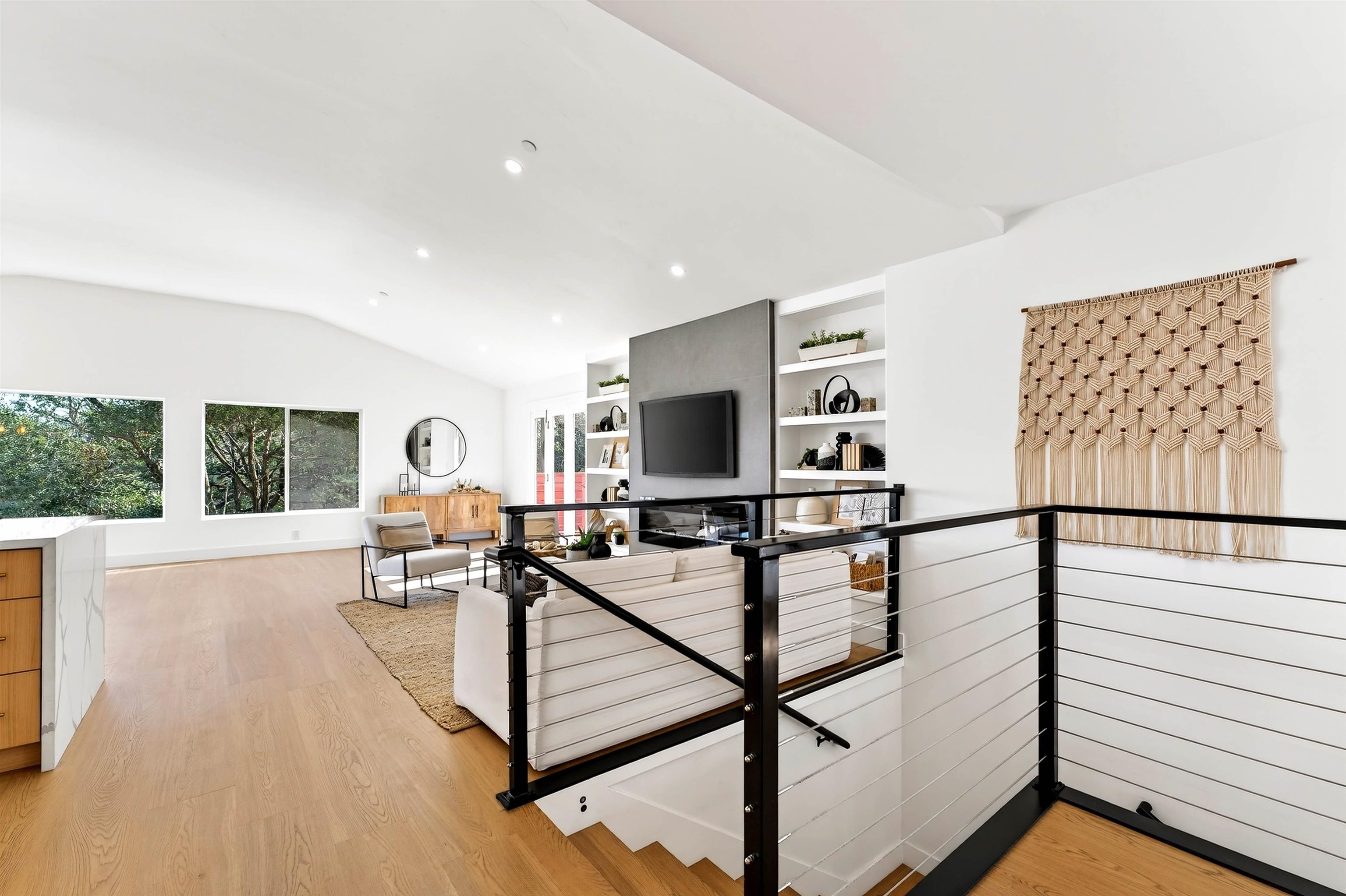 Detail Gallery Image 4 of 60 For 612 Canyon Rd, Novato,  CA 94947 - 4 Beds | 3/1 Baths