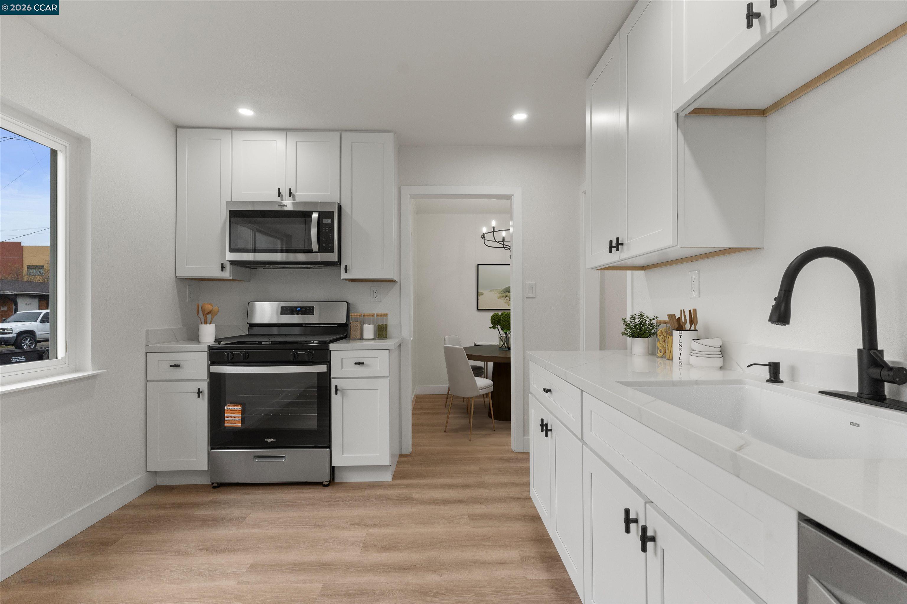 Detail Gallery Image 4 of 45 For 954 Carpino Ave, Pittsburg,  CA 94565 - 3 Beds | 1 Baths