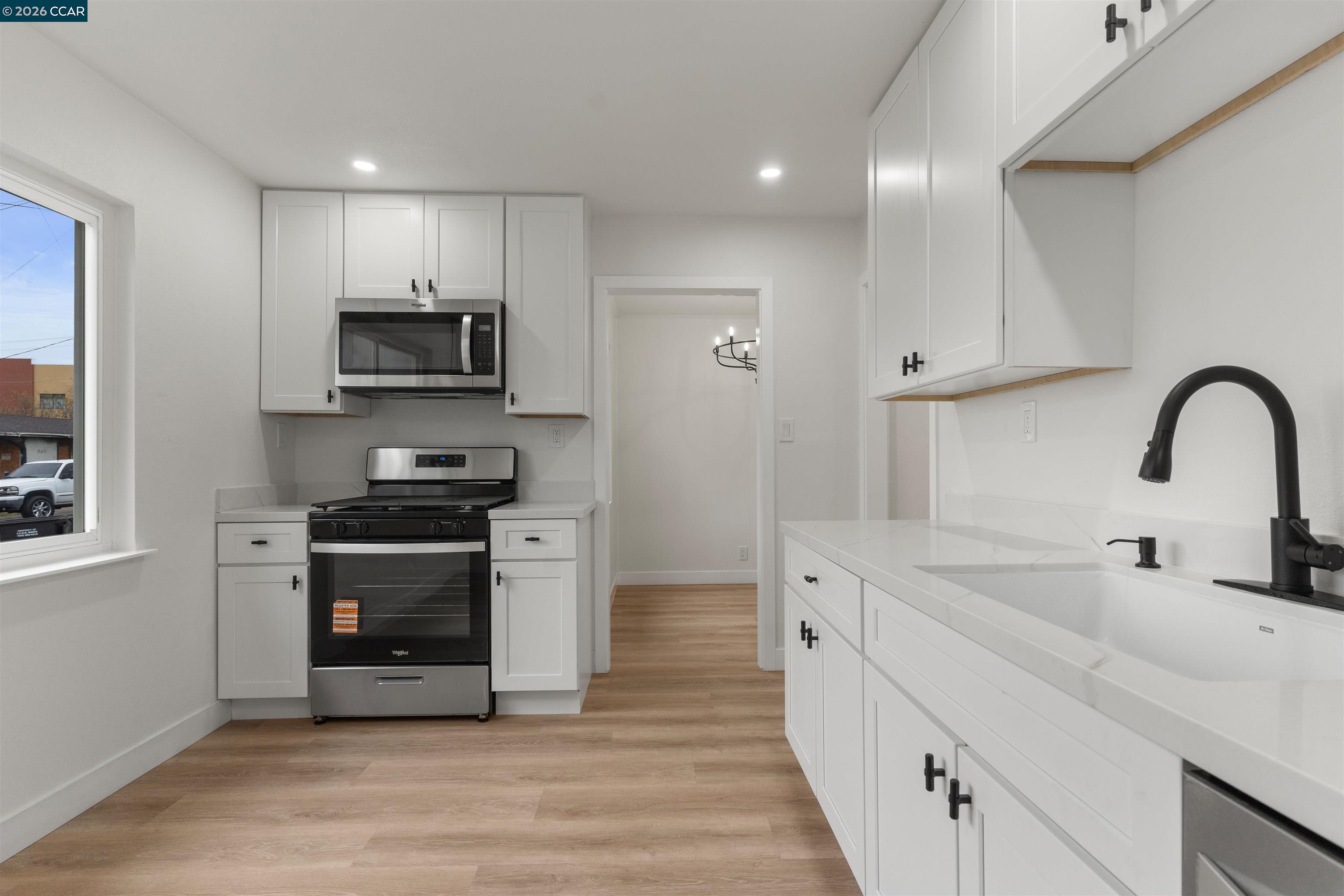 Detail Gallery Image 5 of 45 For 954 Carpino Ave, Pittsburg,  CA 94565 - 3 Beds | 1 Baths