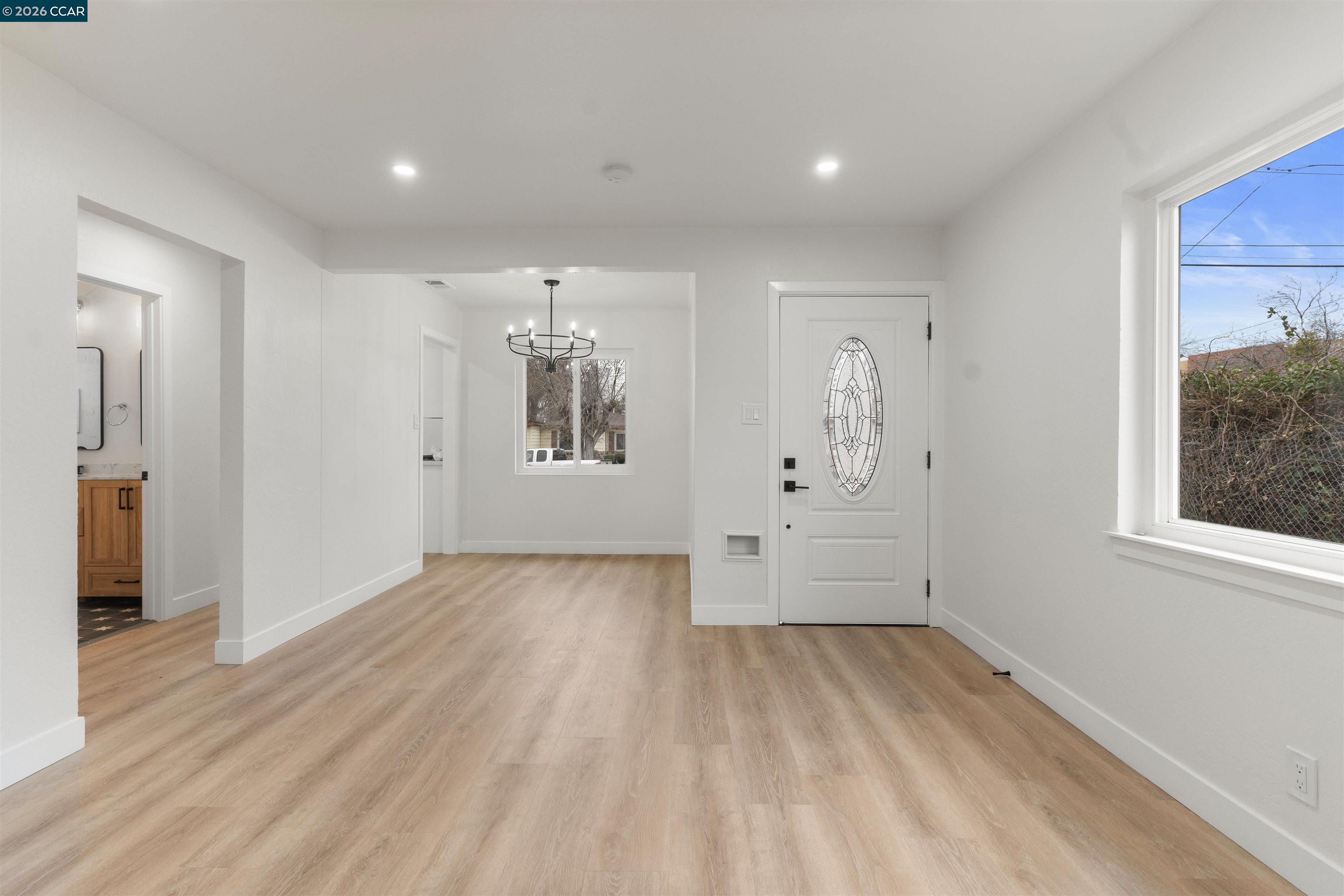 Detail Gallery Image 8 of 45 For 954 Carpino Ave, Pittsburg,  CA 94565 - 3 Beds | 1 Baths