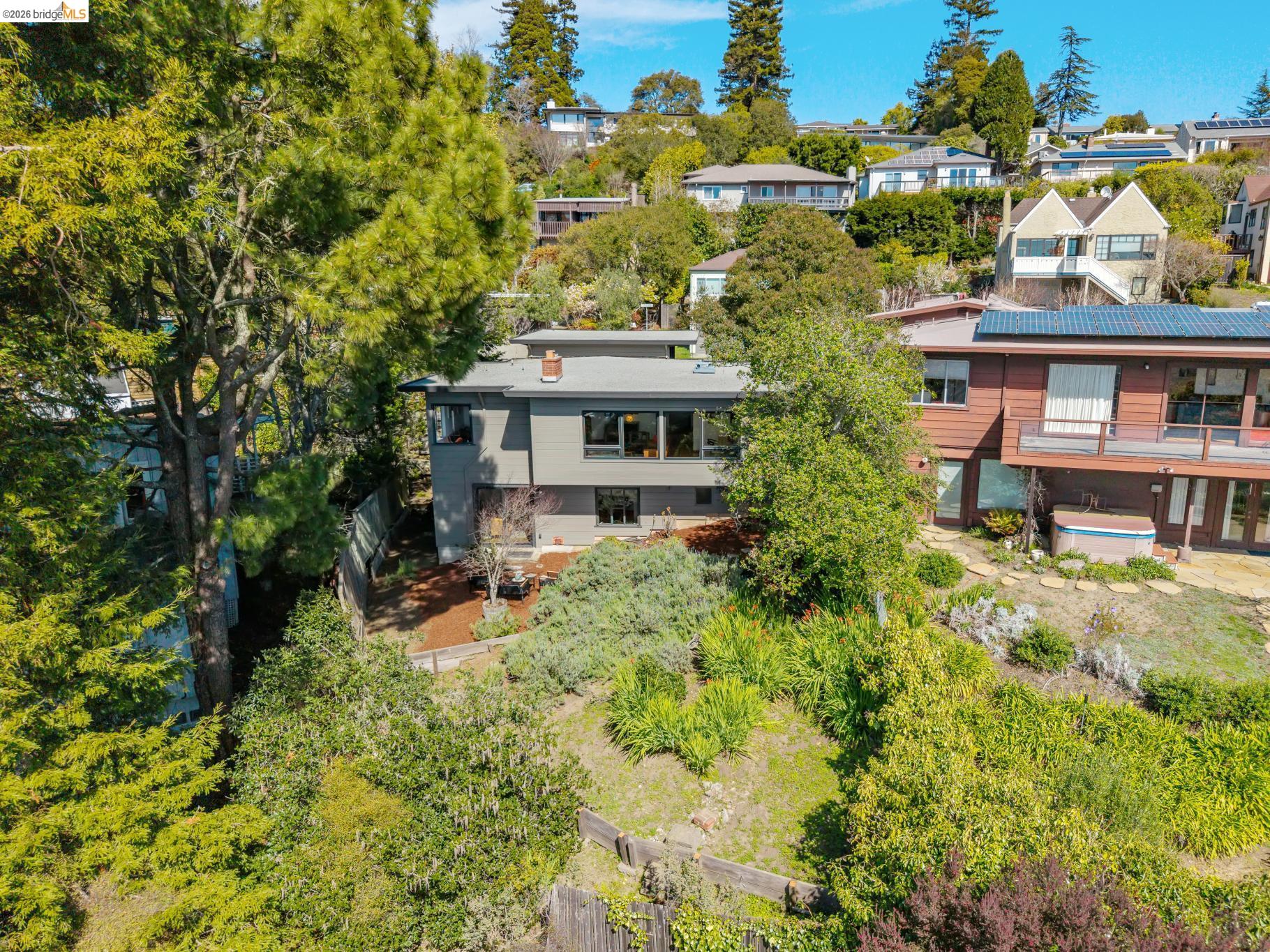 Detail Gallery Image 2 of 58 For 1100 Miller Ave, Berkeley,  CA 94708 - 3 Beds | 2 Baths