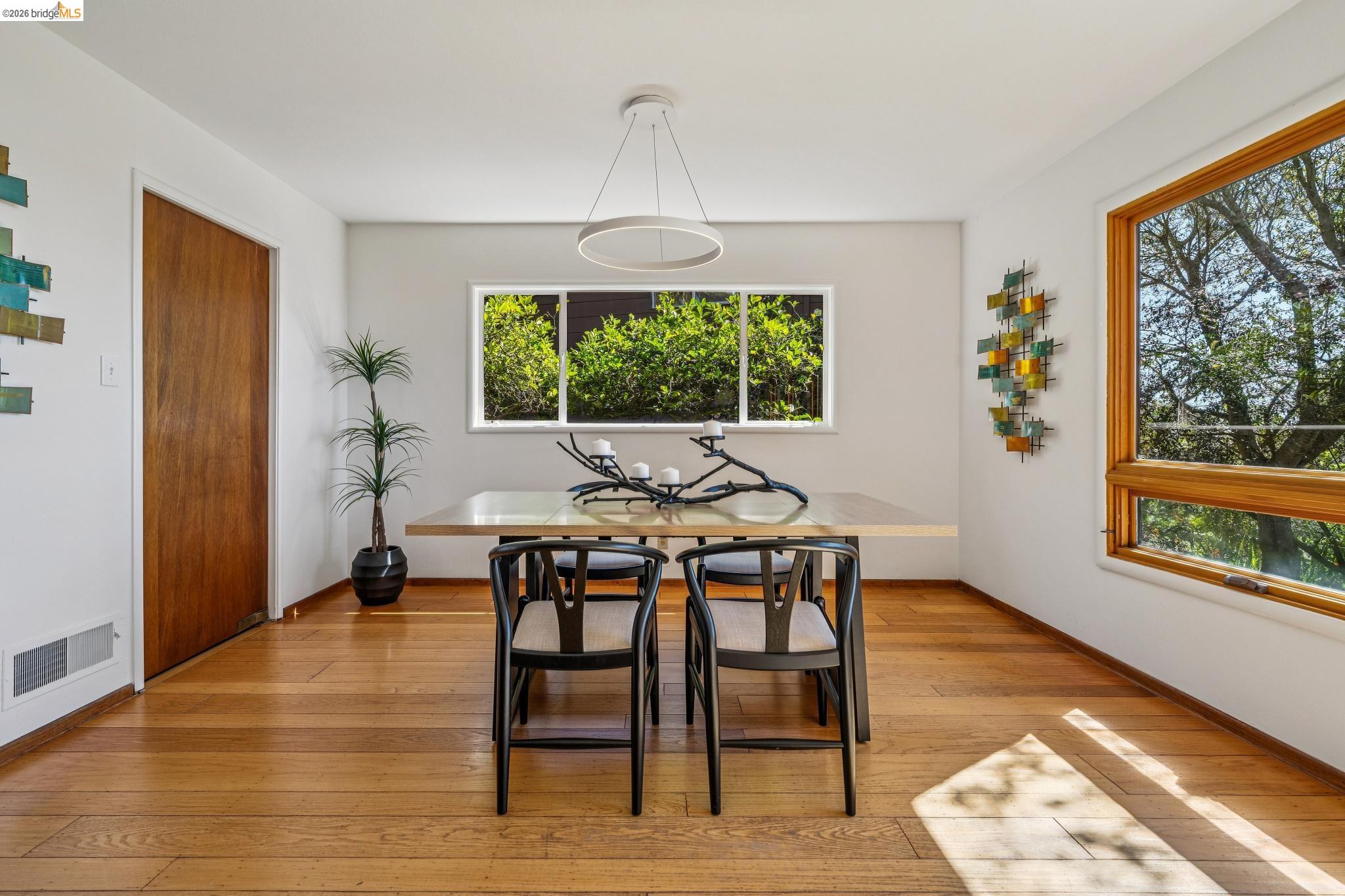 Detail Gallery Image 15 of 58 For 1100 Miller Ave, Berkeley,  CA 94708 - 3 Beds | 2 Baths