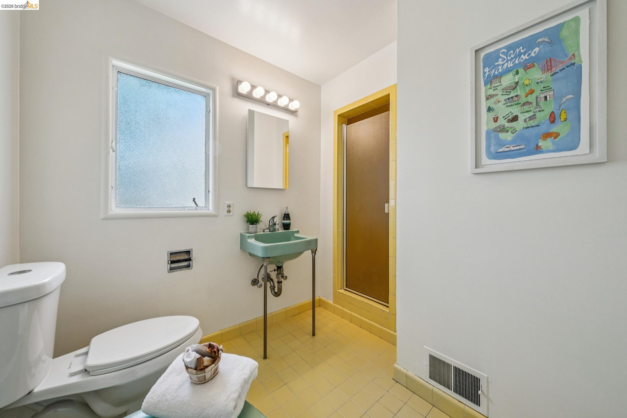 Detail Gallery Image 24 of 58 For 1100 Miller Ave, Berkeley,  CA 94708 - 3 Beds | 2 Baths
