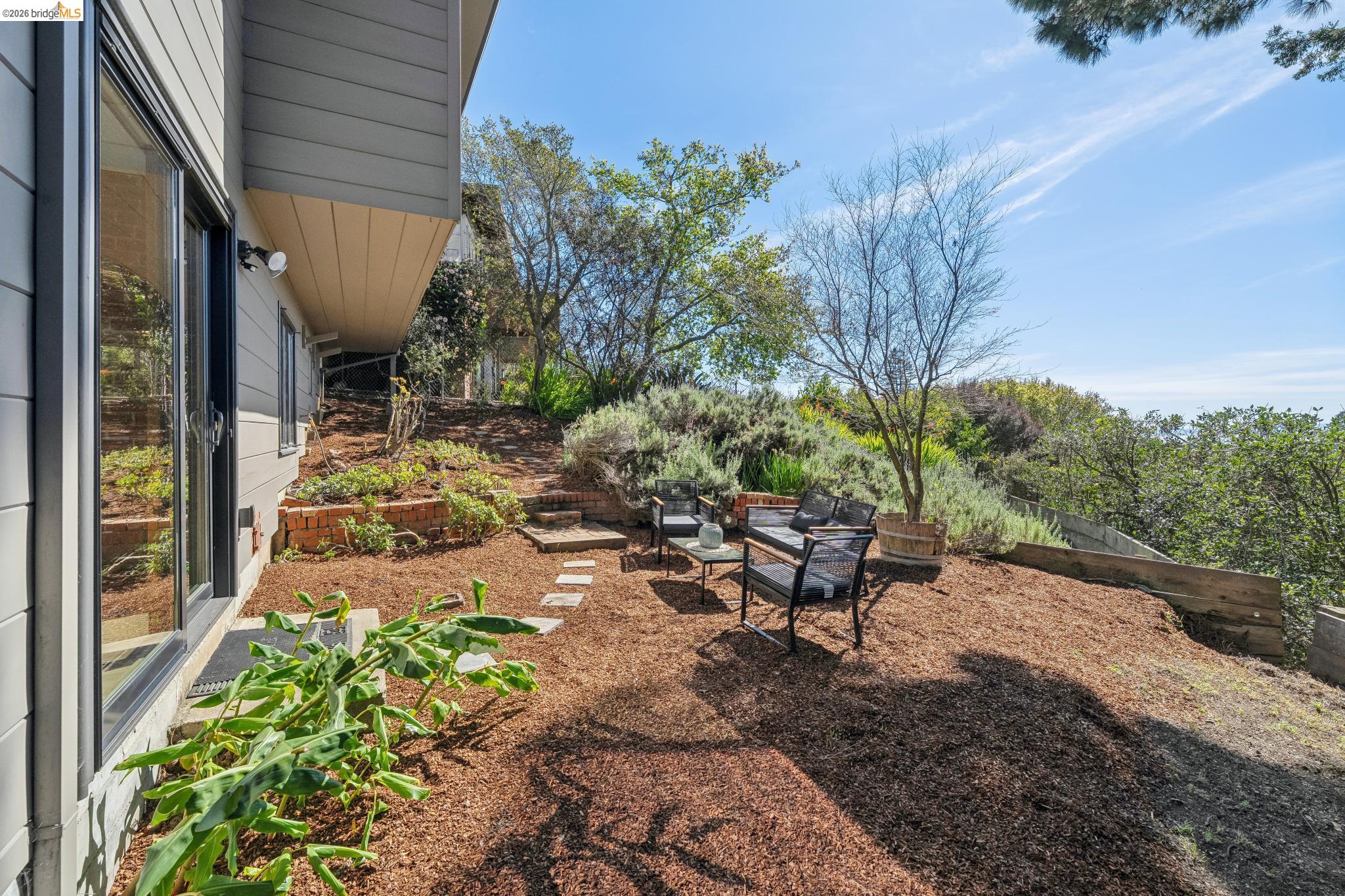 Detail Gallery Image 38 of 58 For 1100 Miller Ave, Berkeley,  CA 94708 - 3 Beds | 2 Baths