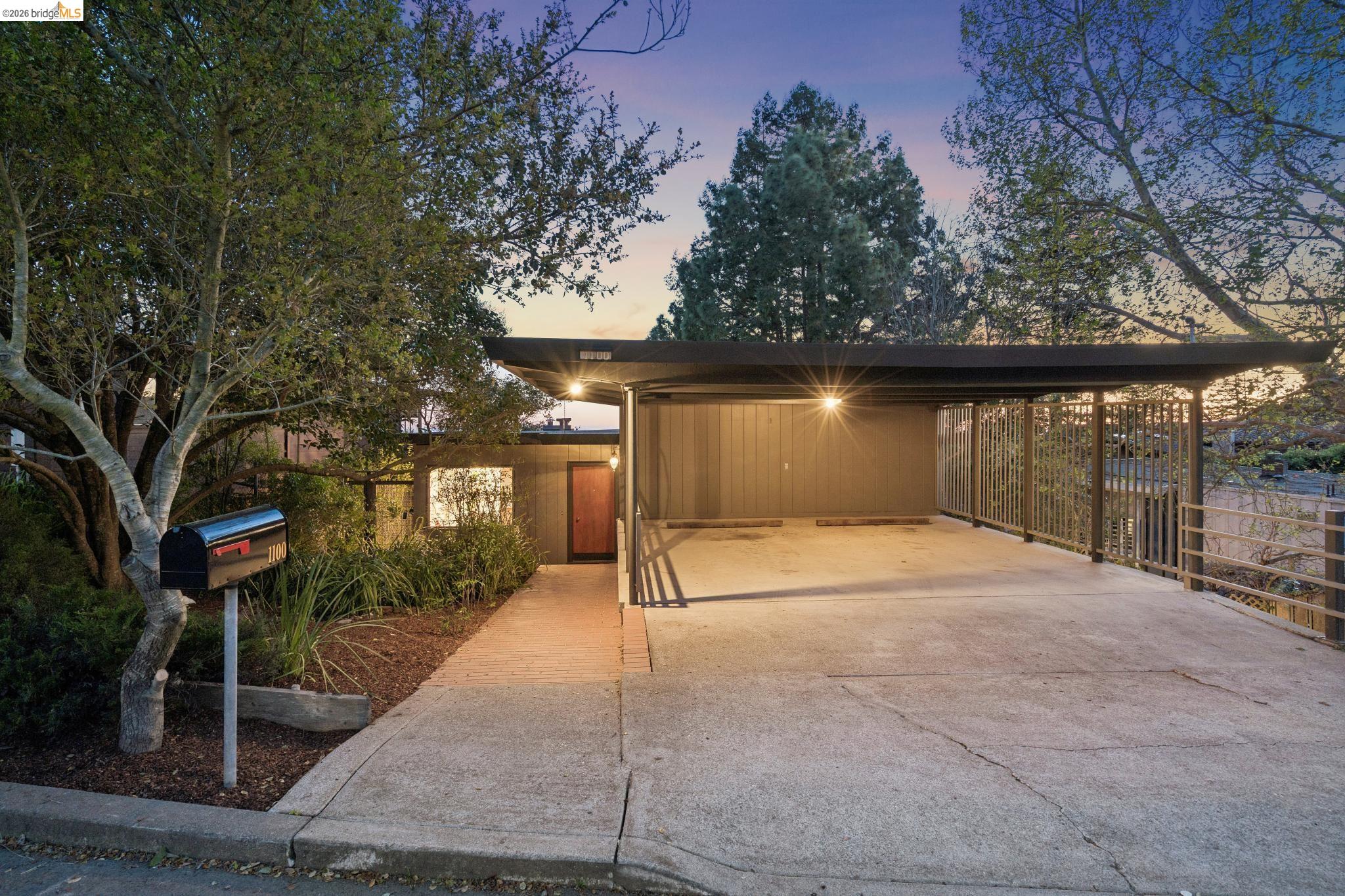 Detail Gallery Image 42 of 58 For 1100 Miller Ave, Berkeley,  CA 94708 - 3 Beds | 2 Baths