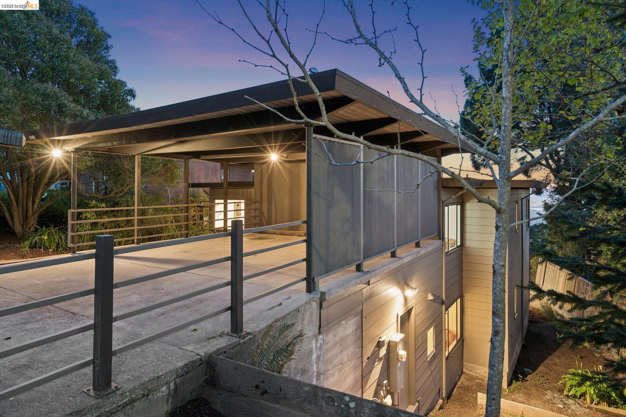 Detail Gallery Image 43 of 58 For 1100 Miller Ave, Berkeley,  CA 94708 - 3 Beds | 2 Baths