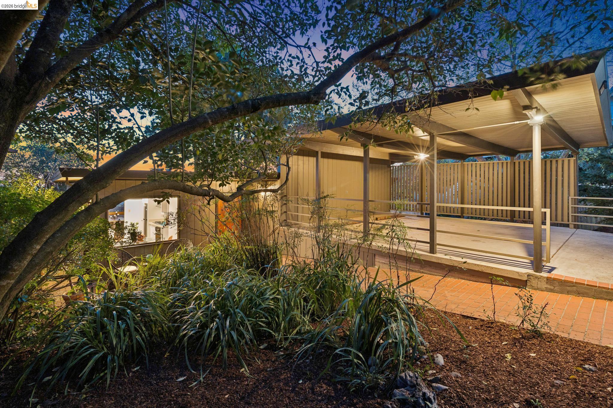 Detail Gallery Image 44 of 58 For 1100 Miller Ave, Berkeley,  CA 94708 - 3 Beds | 2 Baths