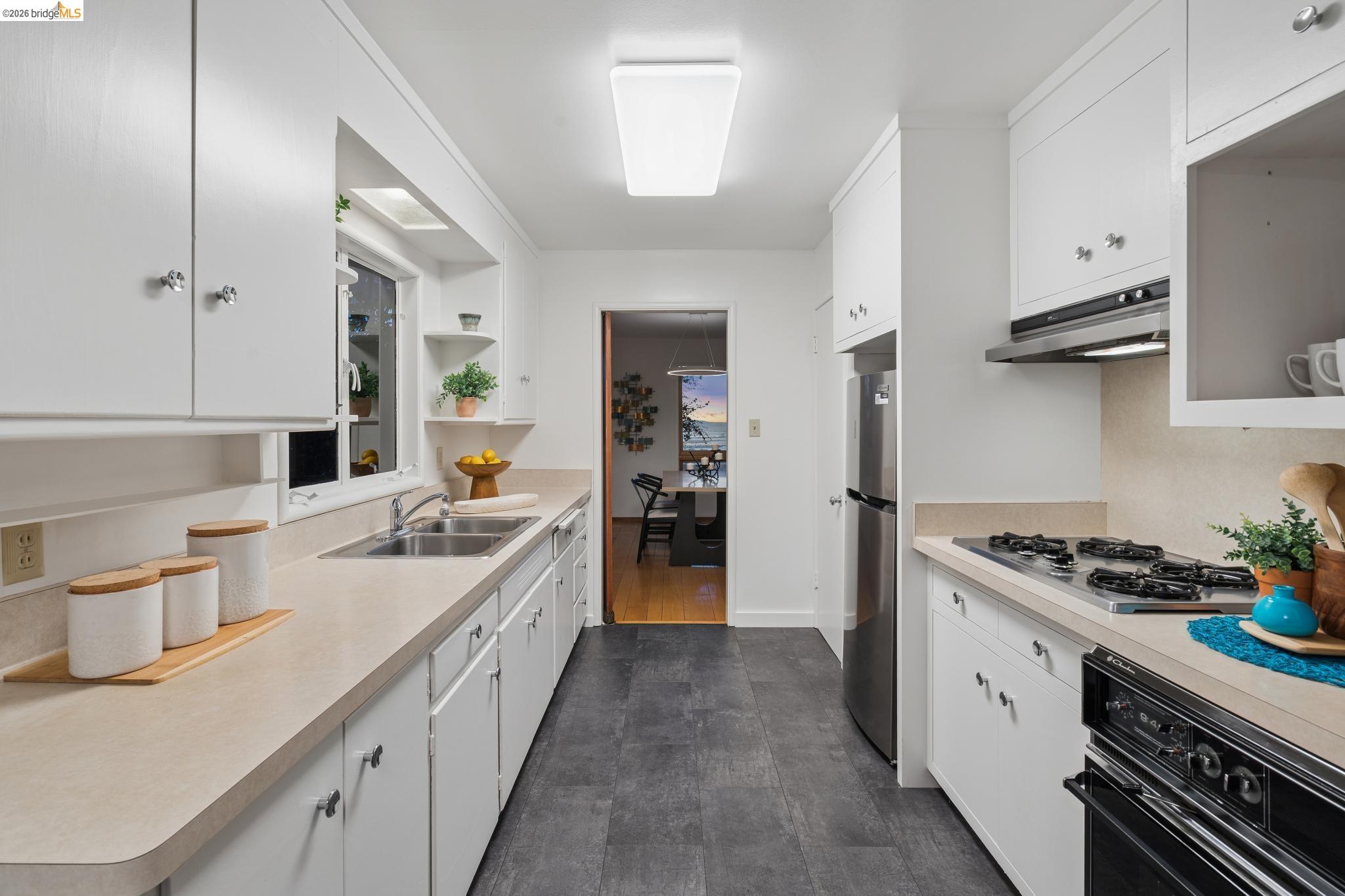 Detail Gallery Image 49 of 58 For 1100 Miller Ave, Berkeley,  CA 94708 - 3 Beds | 2 Baths