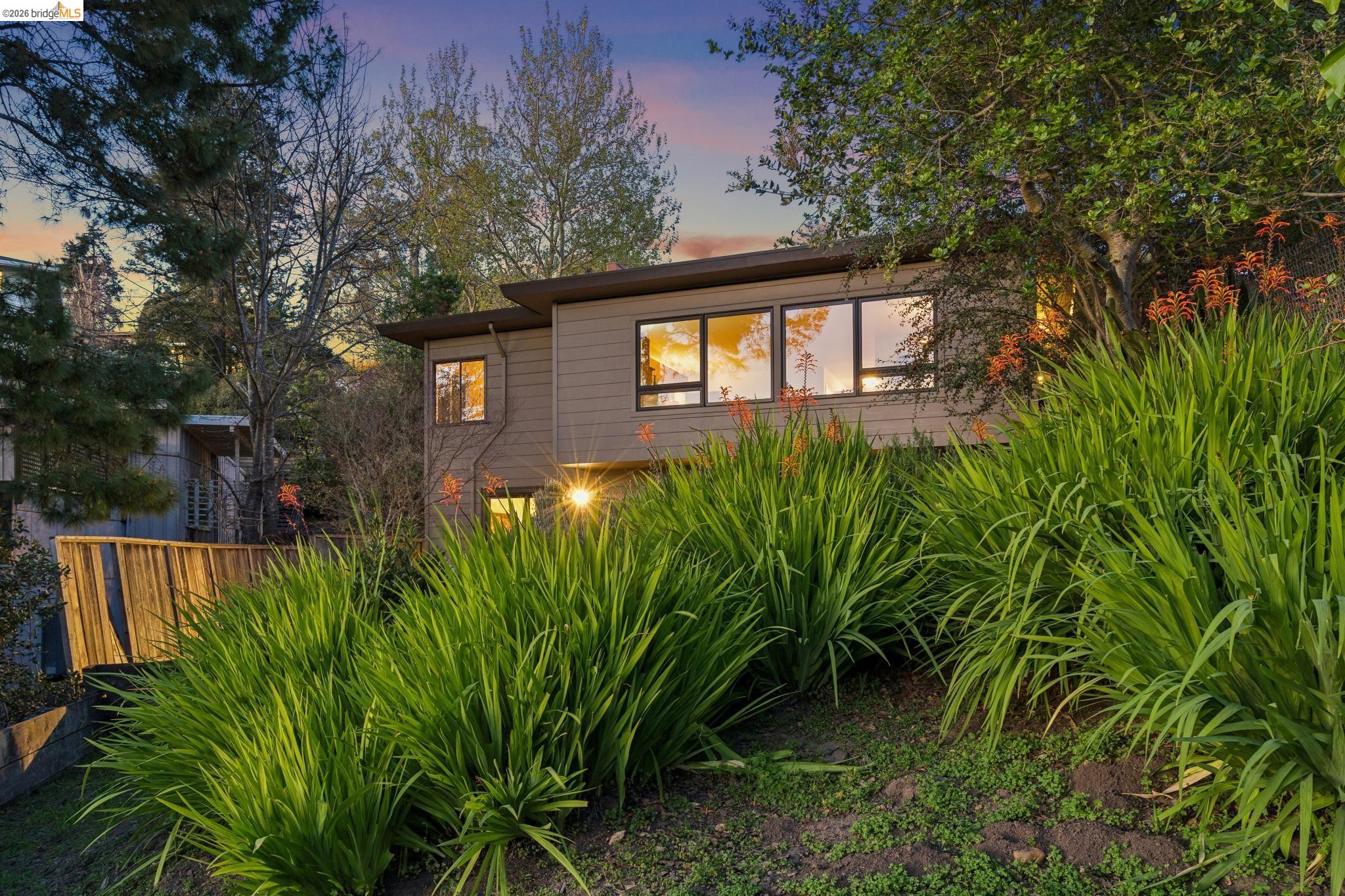 Detail Gallery Image 55 of 58 For 1100 Miller Ave, Berkeley,  CA 94708 - 3 Beds | 2 Baths