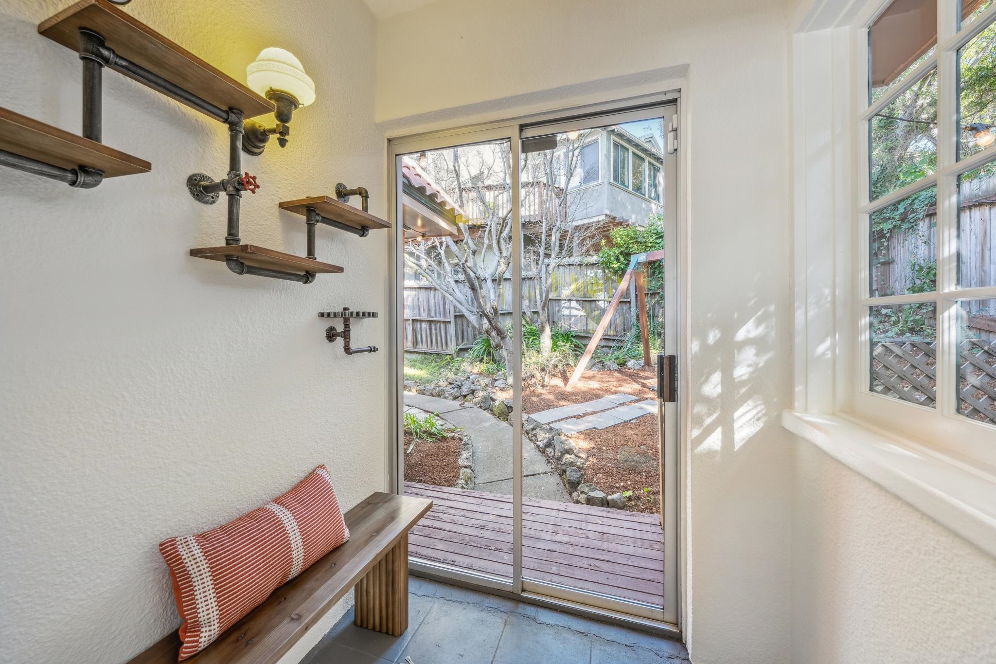 Detail Gallery Image 17 of 59 For 1983 Yosemite Rd, Berkeley,  CA 94707 - 2 Beds | 1/1 Baths