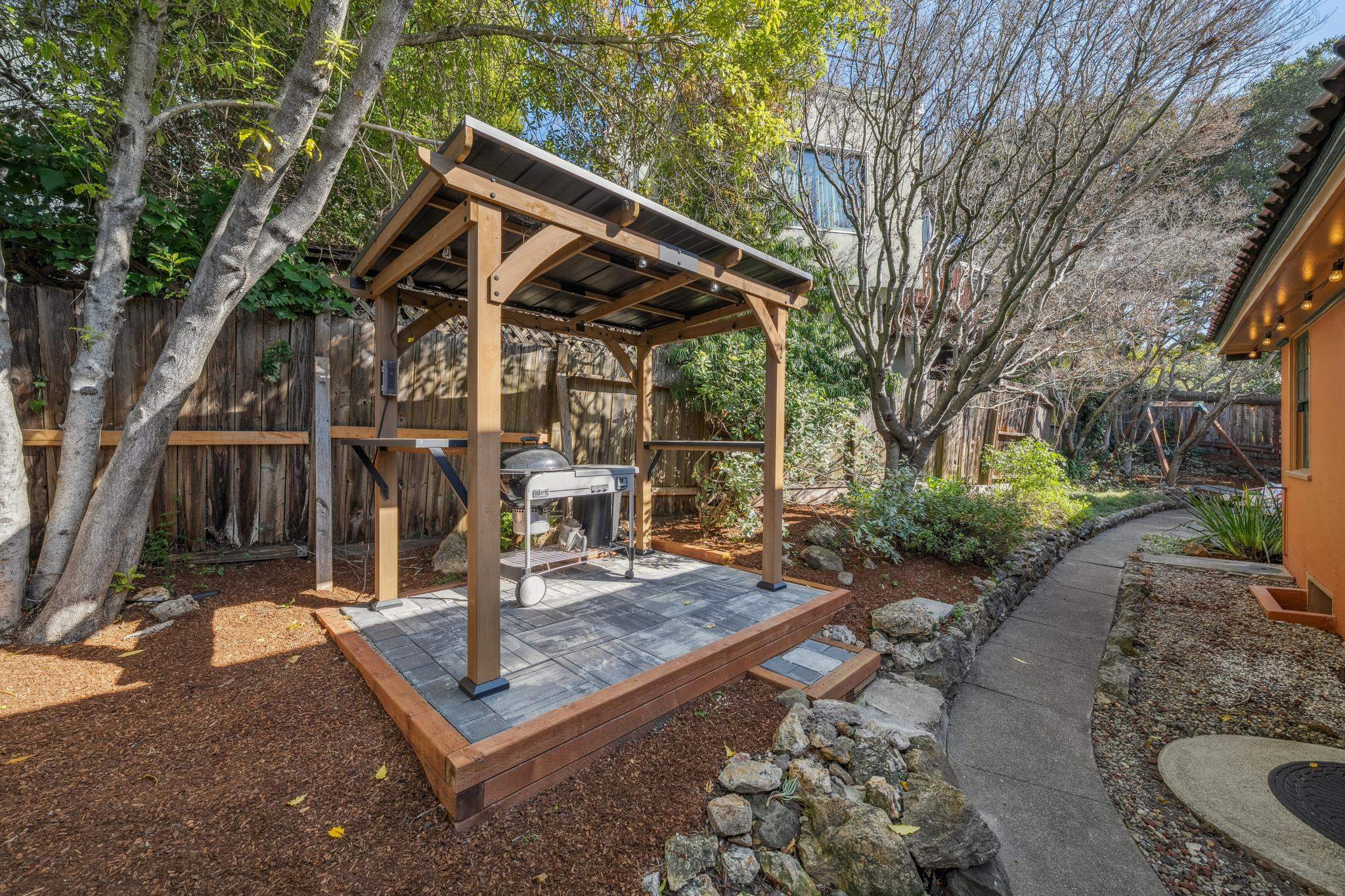 Detail Gallery Image 47 of 59 For 1983 Yosemite Rd, Berkeley,  CA 94707 - 2 Beds | 1/1 Baths