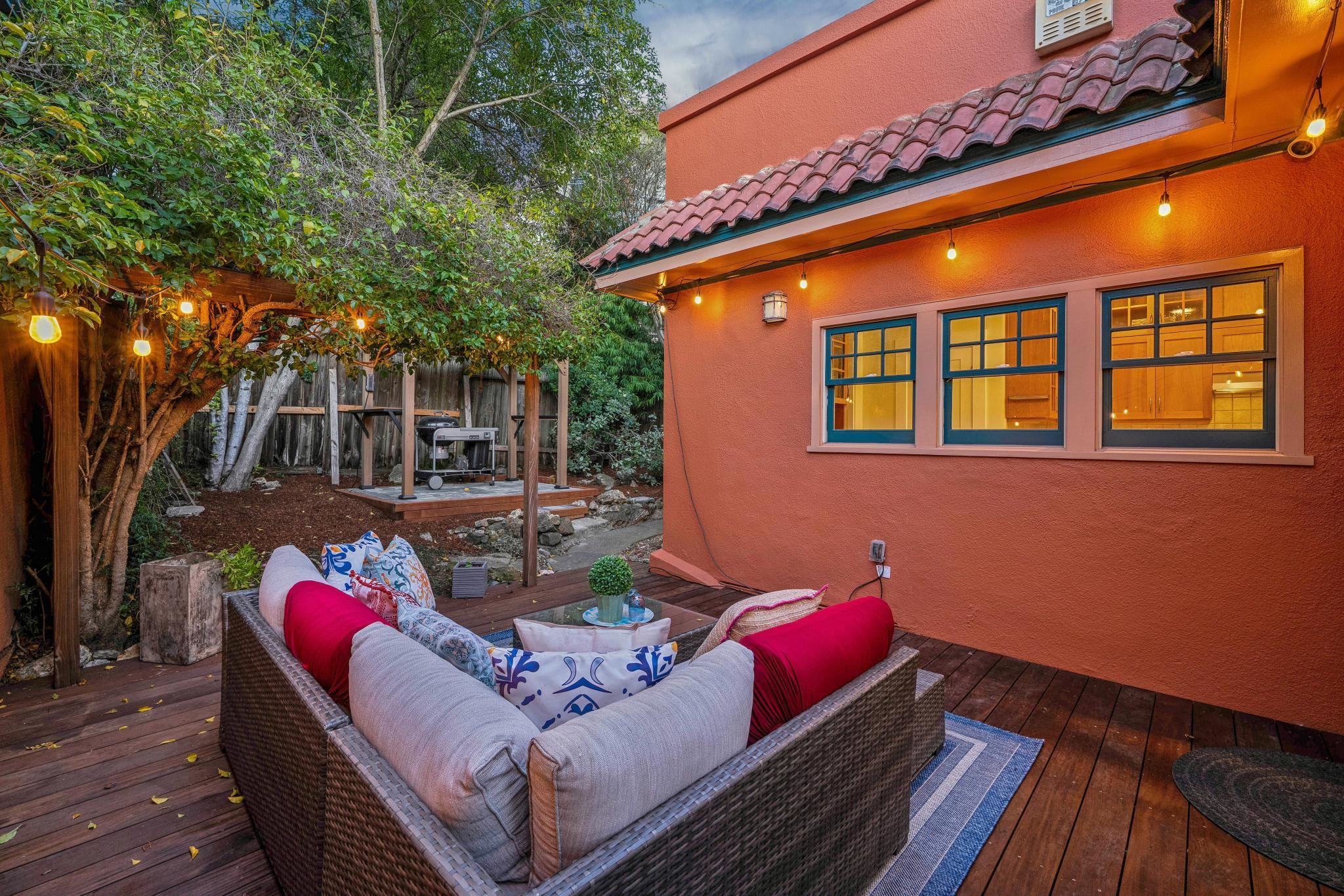 Detail Gallery Image 53 of 59 For 1983 Yosemite Rd, Berkeley,  CA 94707 - 2 Beds | 1/1 Baths