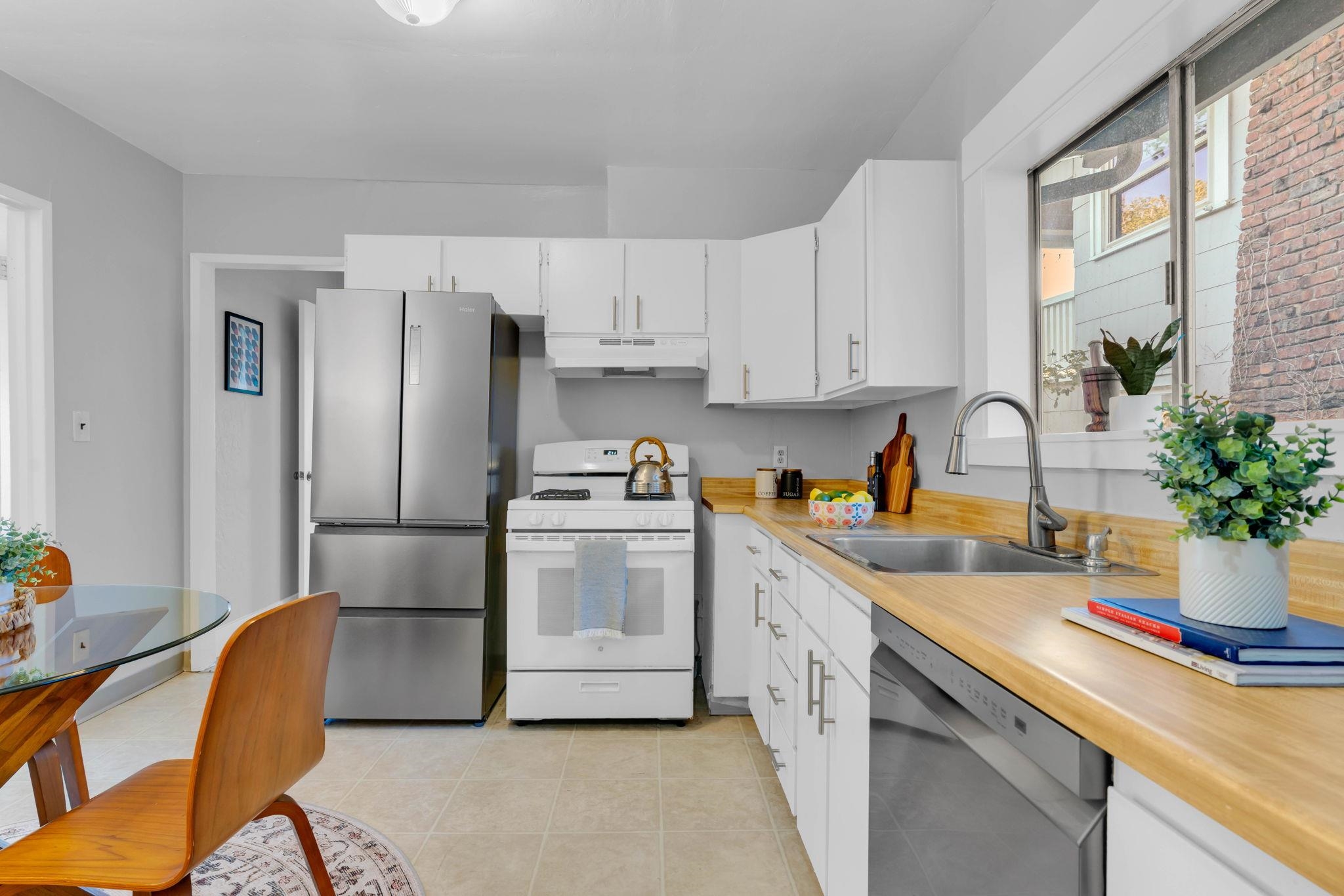 Detail Gallery Image 18 of 35 For 4409 Brookdale Avenue, Oakland,  CA 94619 - 3 Beds | 2 Baths