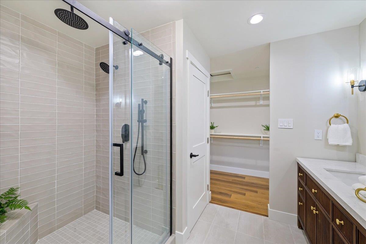 Detail Gallery Image 29 of 60 For 3403 Haskins Drive, Belmont,  CA 94002 - 6 Beds | 3/1 Baths