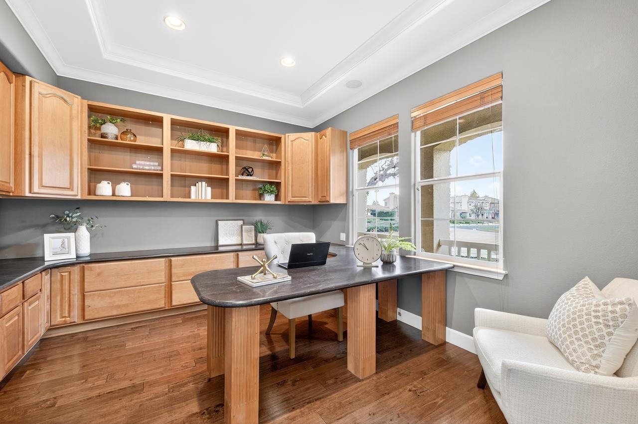 Detail Gallery Image 11 of 60 For 101 Acorn Way, Livermore,  CA 94550 - 6 Beds | 4 Baths