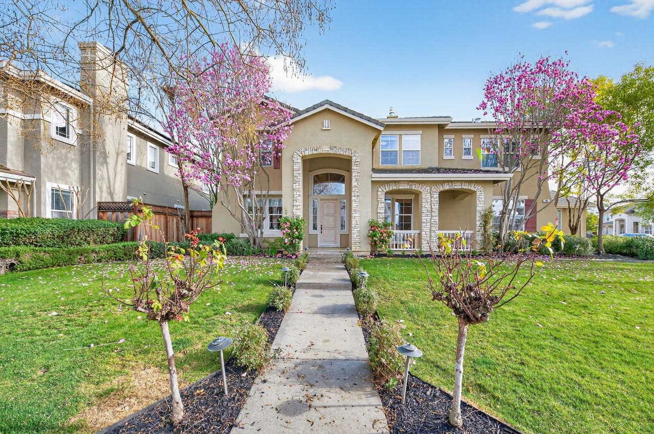 Detail Gallery Image 3 of 60 For 101 Acorn Way, Livermore,  CA 94550 - 6 Beds | 4 Baths