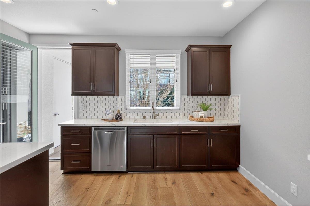 Detail Gallery Image 16 of 51 For 5626 El Dorado Ln, Dublin,  CA 94568 - 3 Beds | 3/1 Baths