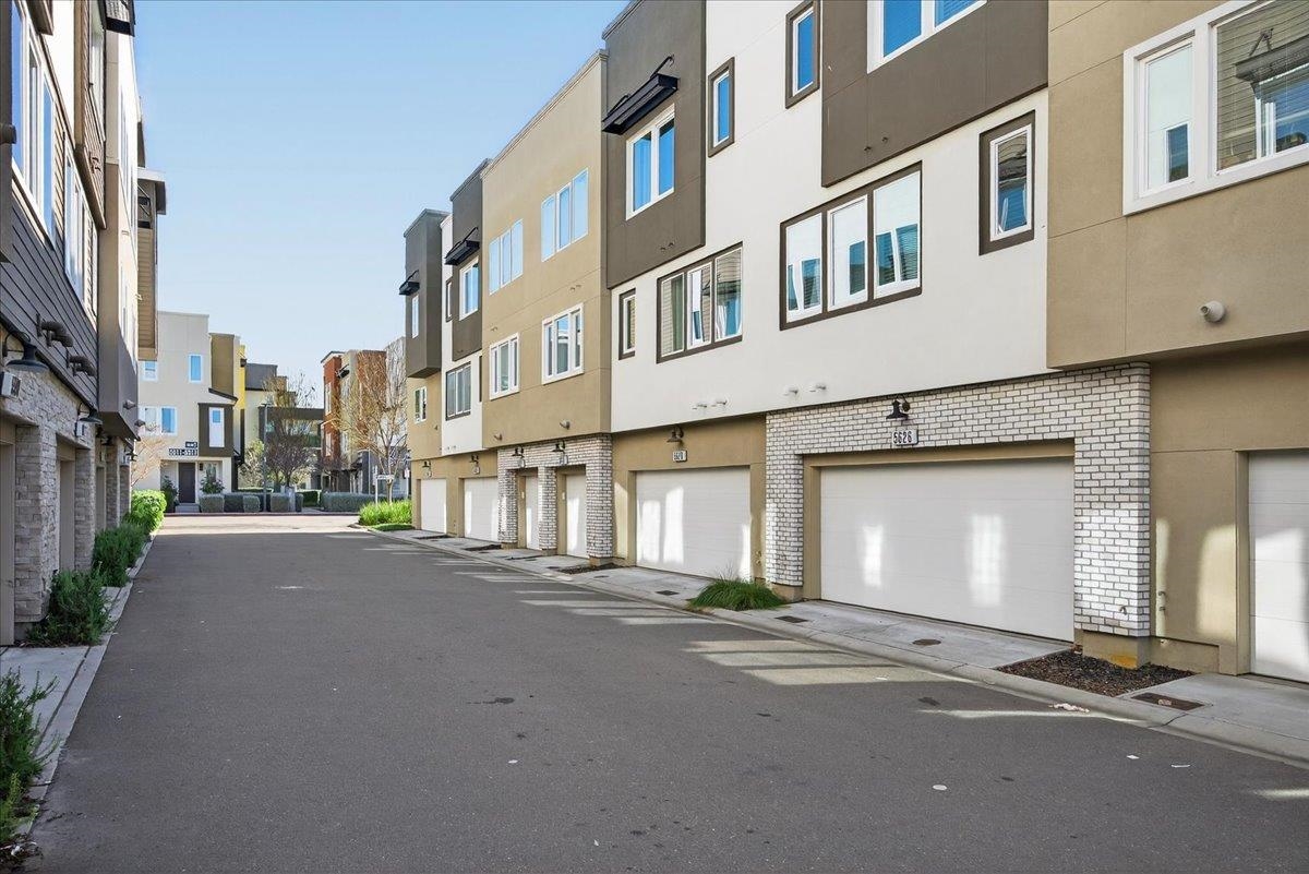 Detail Gallery Image 31 of 51 For 5626 El Dorado Ln, Dublin,  CA 94568 - 3 Beds | 3/1 Baths