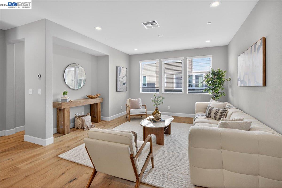 Detail Gallery Image 5 of 51 For 5626 El Dorado Ln, Dublin,  CA 94568 - 3 Beds | 3/1 Baths