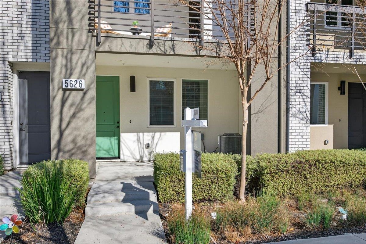 Detail Gallery Image 6 of 51 For 5626 El Dorado Ln, Dublin,  CA 94568 - 3 Beds | 3/1 Baths