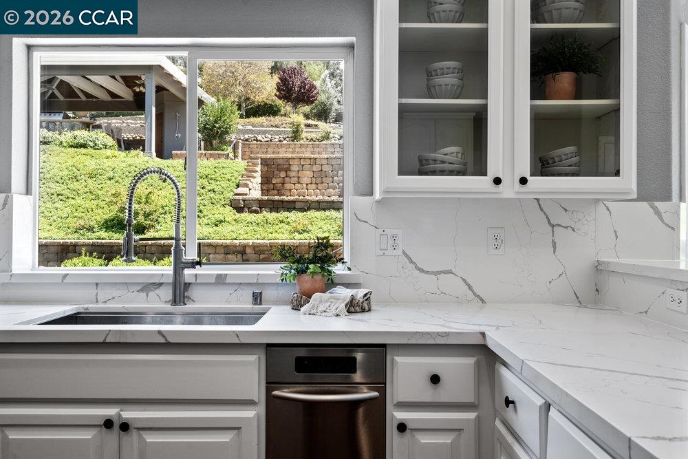 Detail Gallery Image 18 of 60 For 825 Bertram St, Walnut Creek,  CA 94598 - 5 Beds | 3 Baths