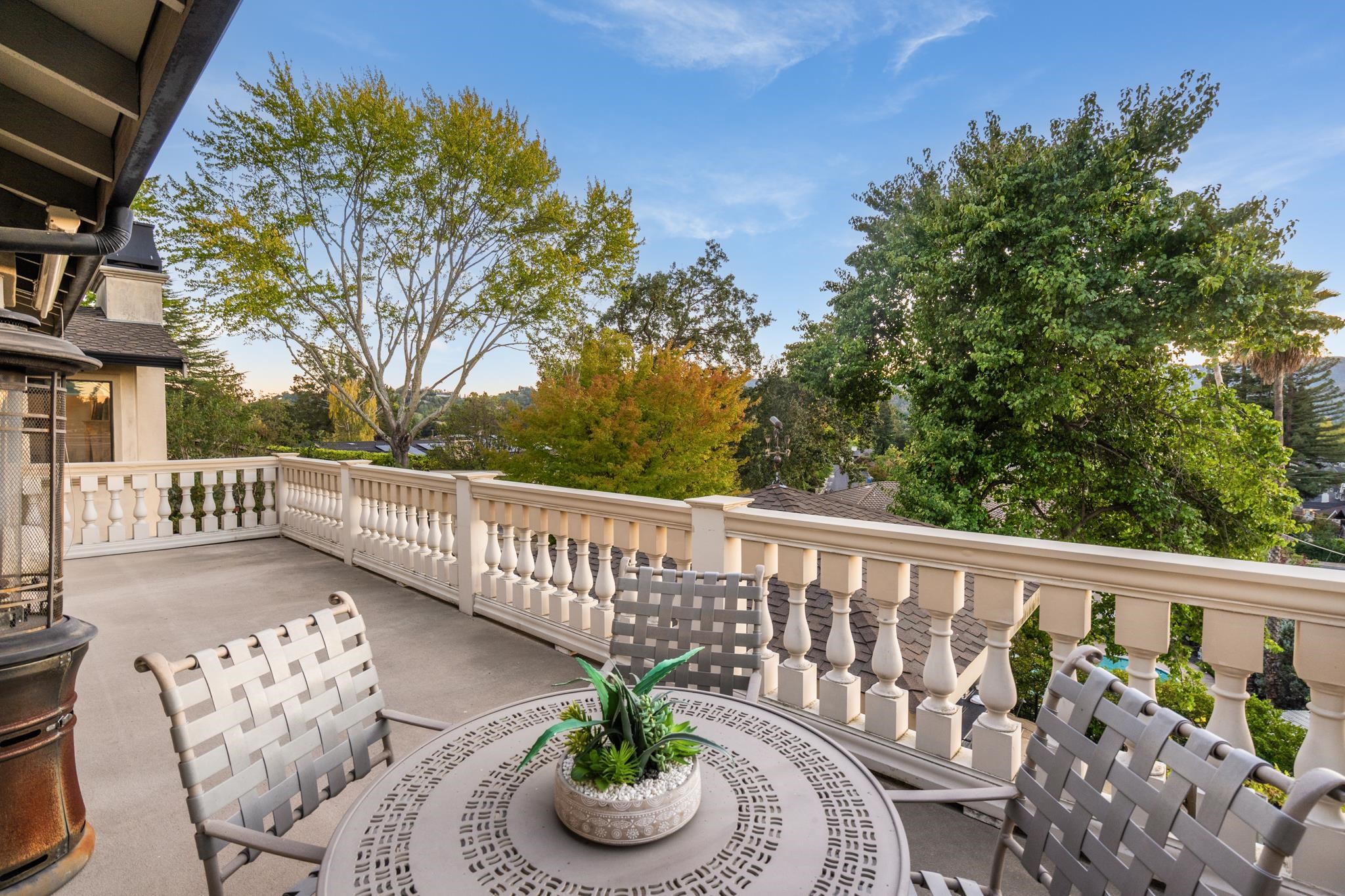 Detail Gallery Image 11 of 48 For 13 Kemp Ct, Alamo,  CA 94507 - 5 Beds | 3/1 Baths